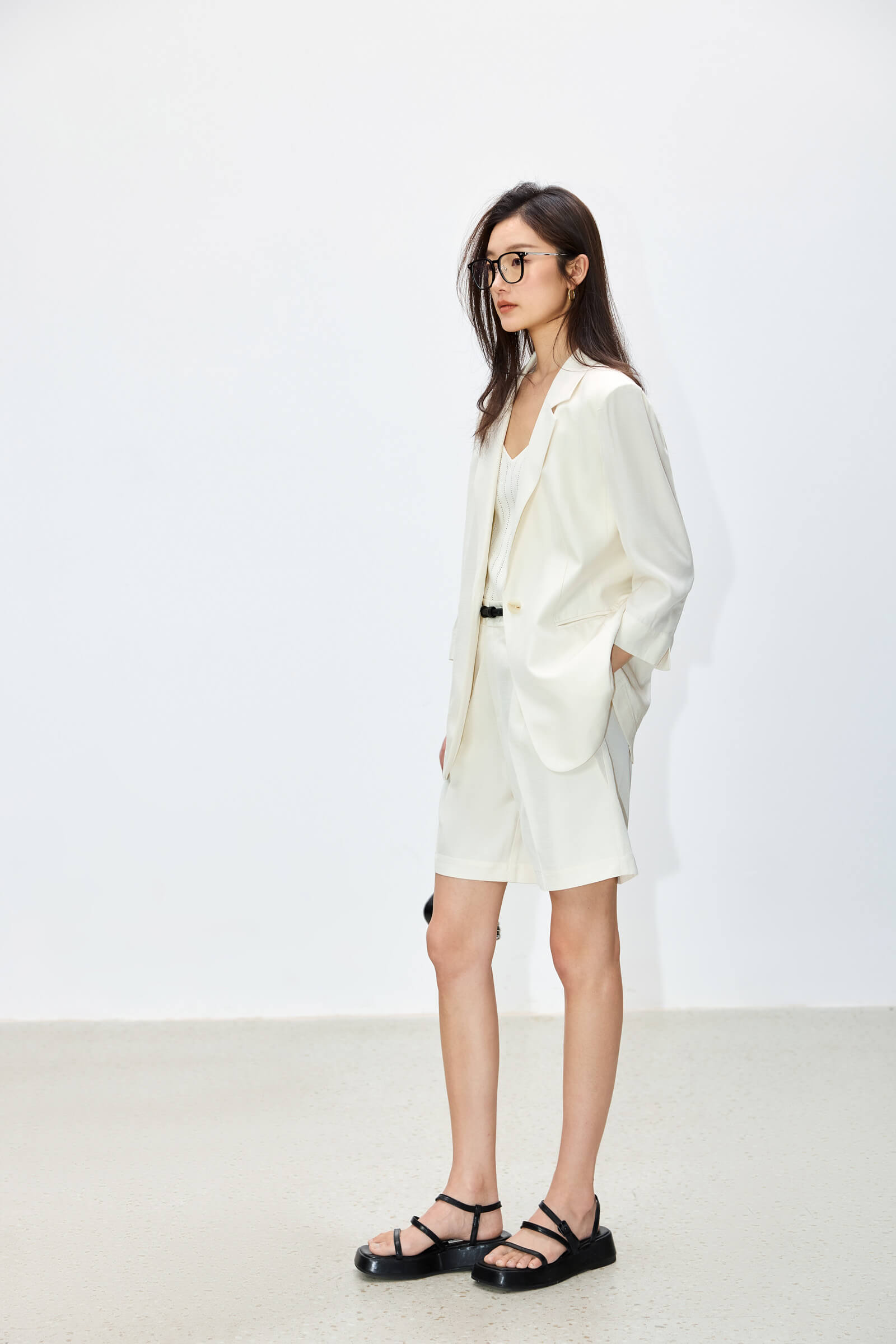 #color_Off White