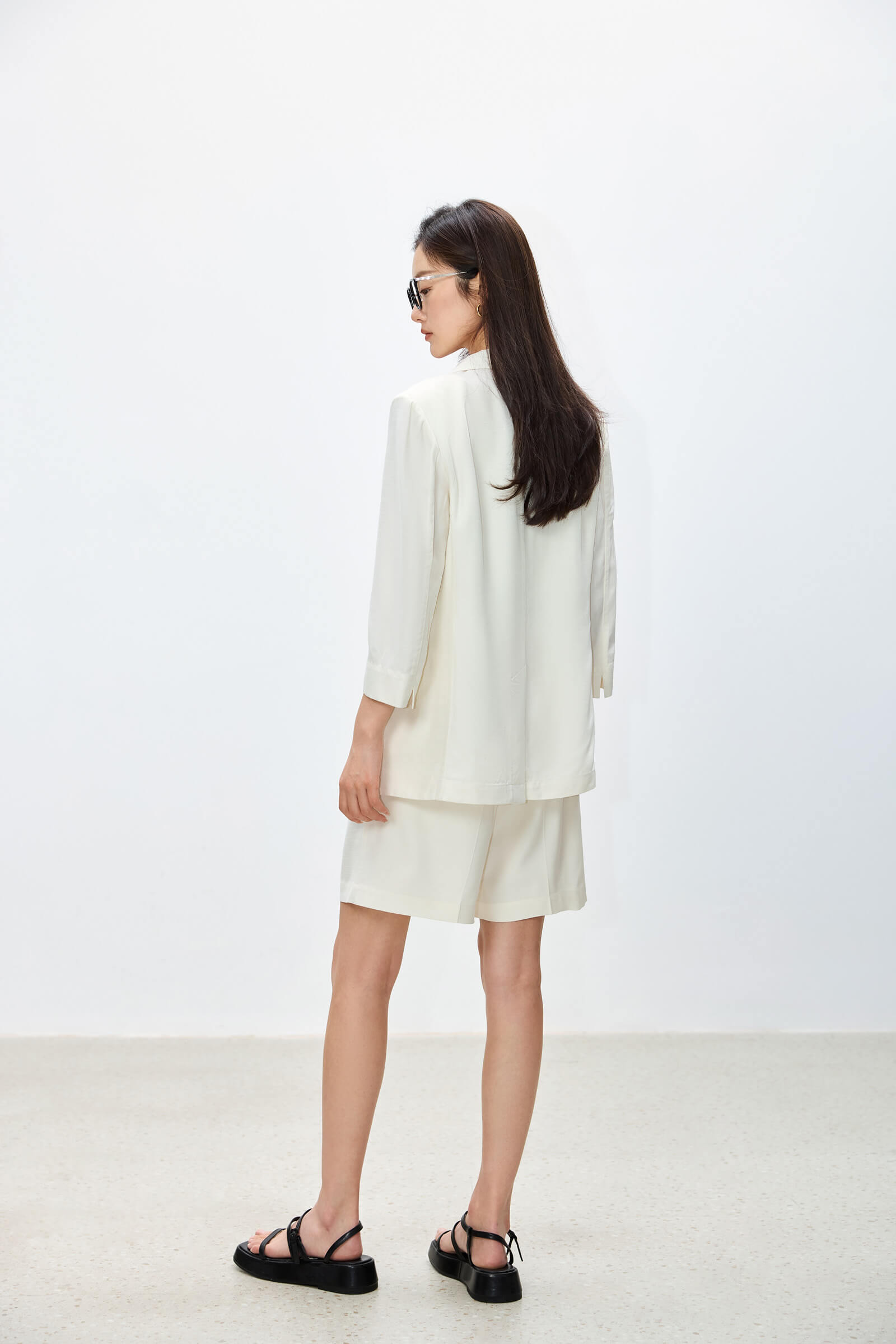 #color_Off White