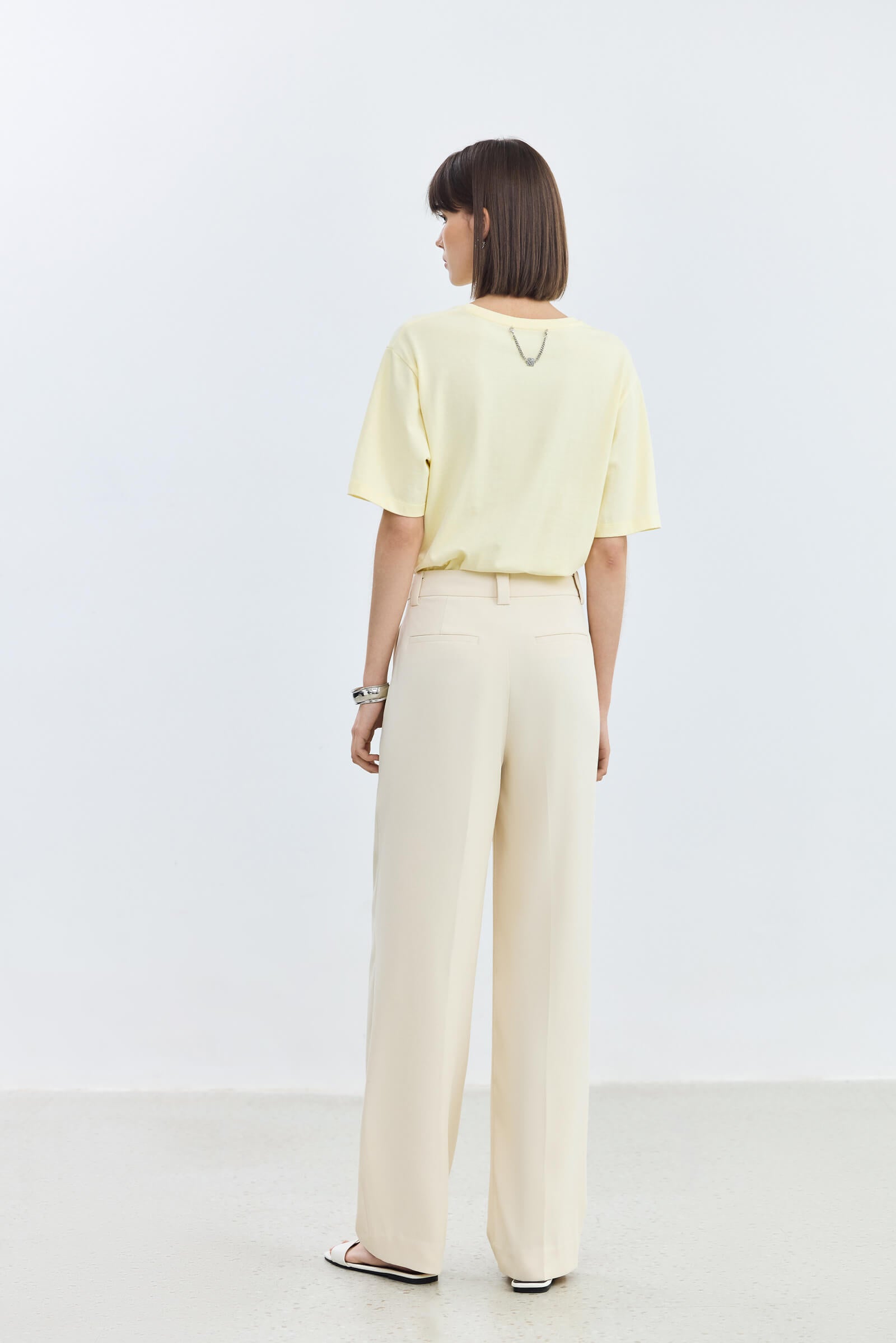 #color_Off White
