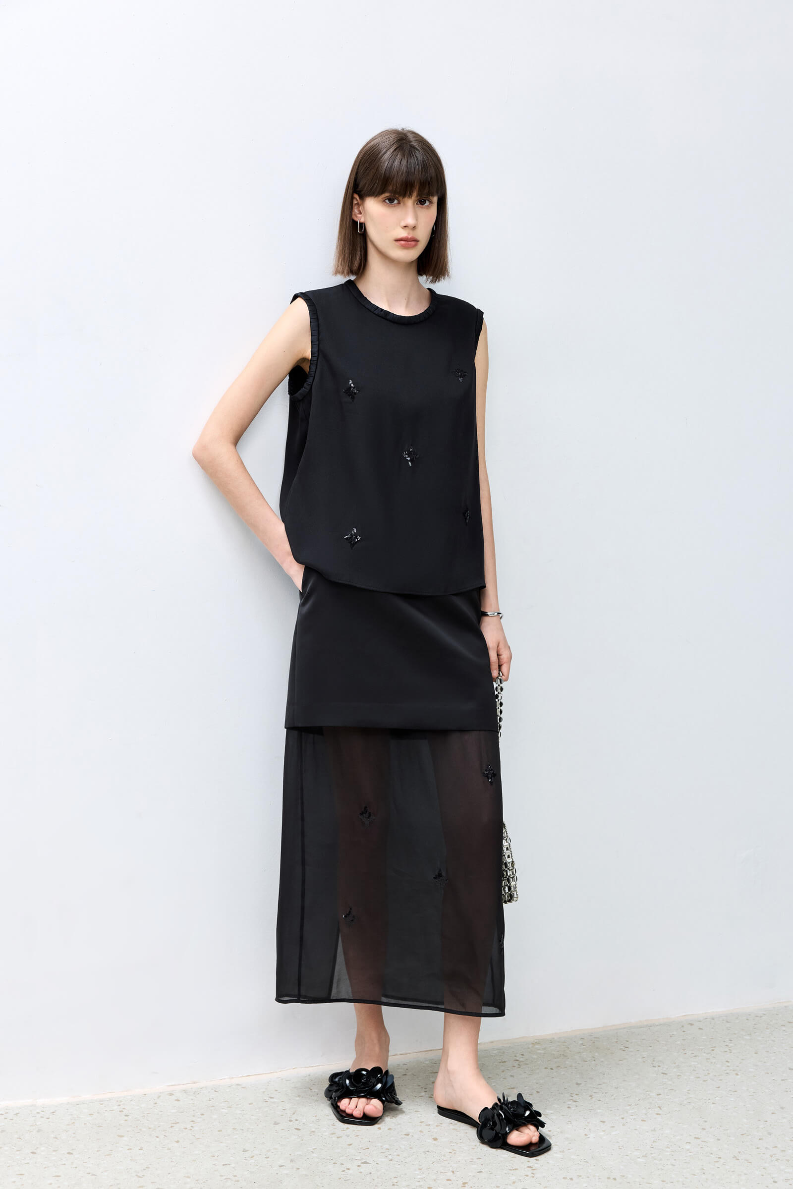 #color_Black