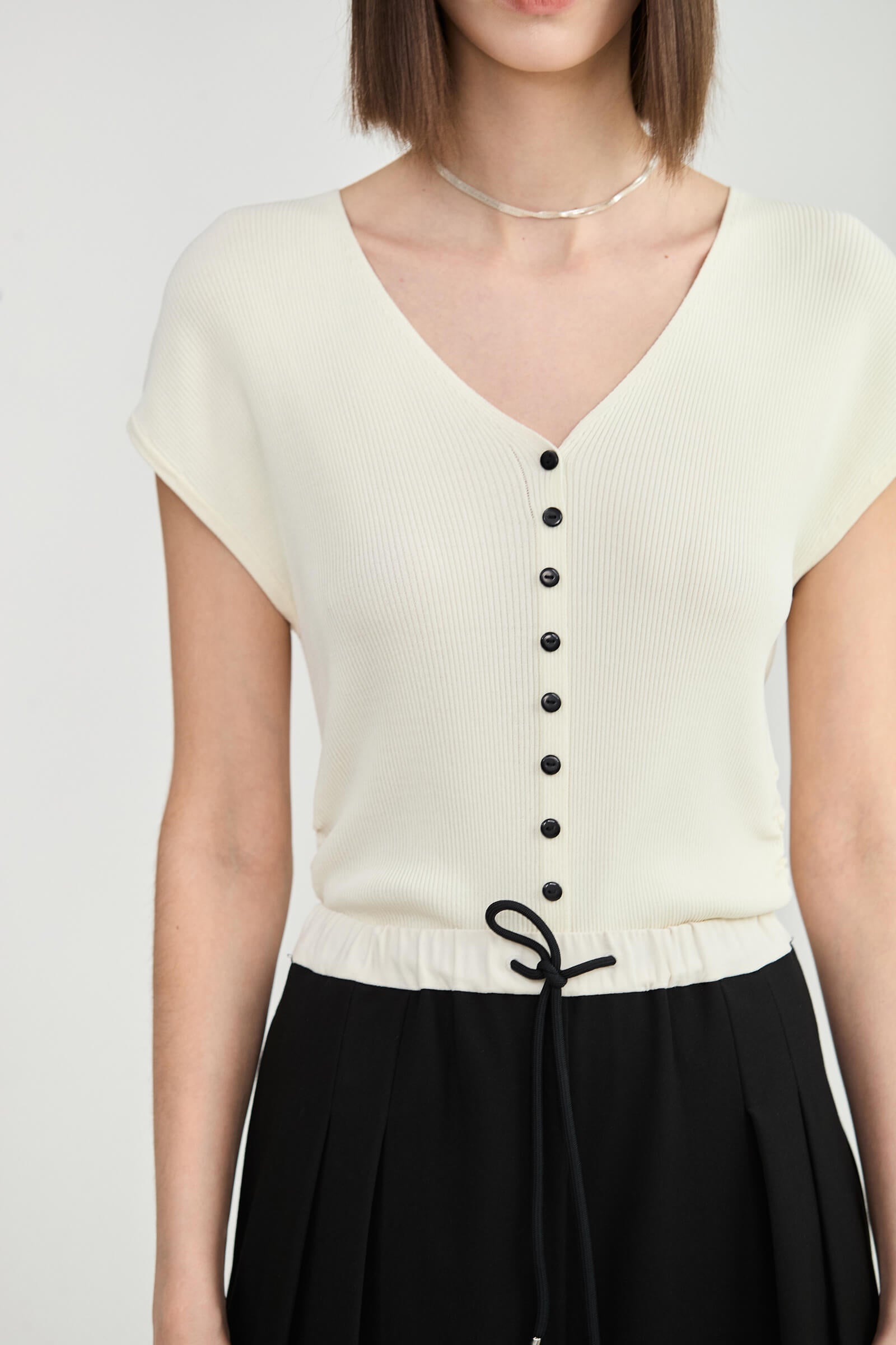 #color_Off White