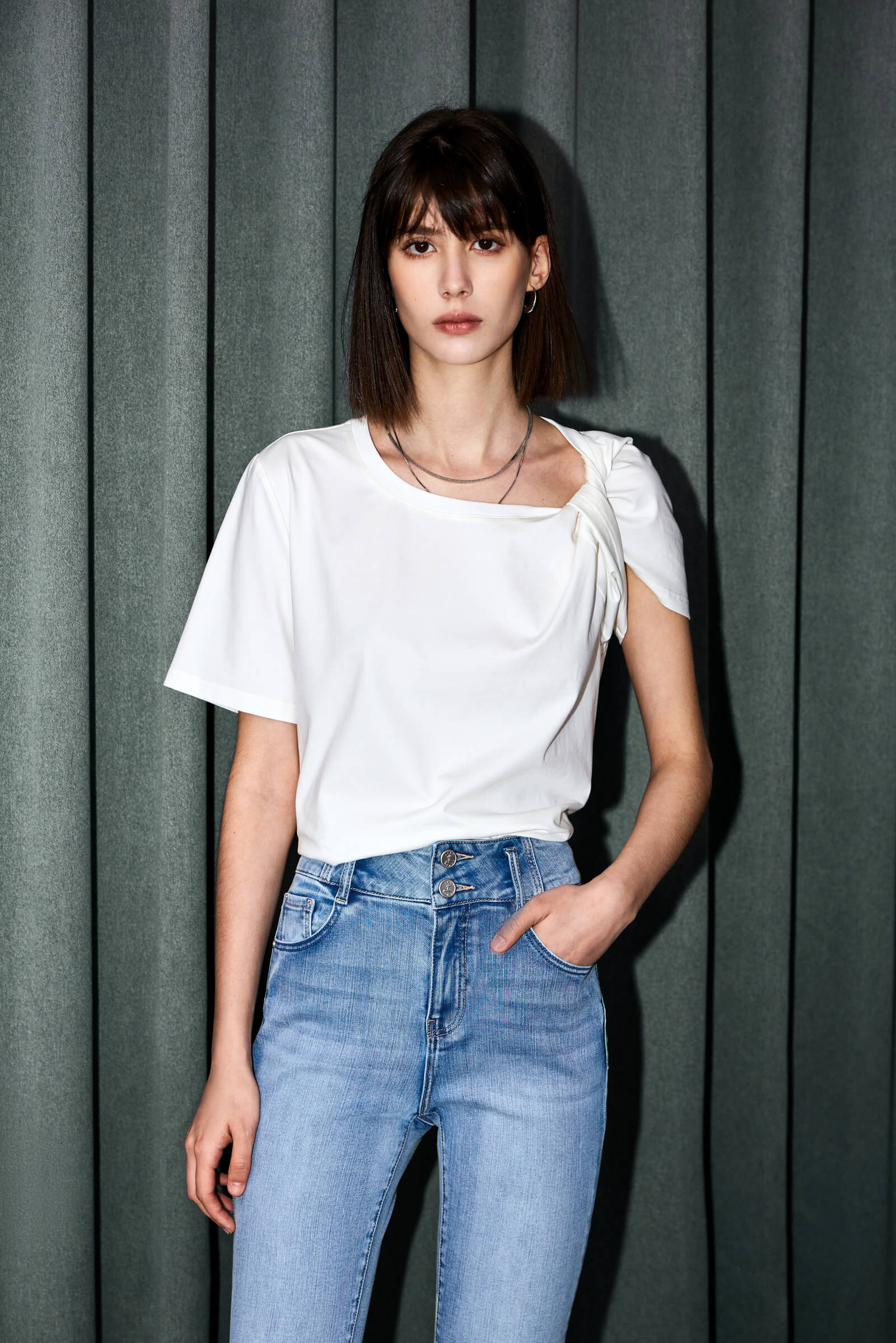 #color_Off White