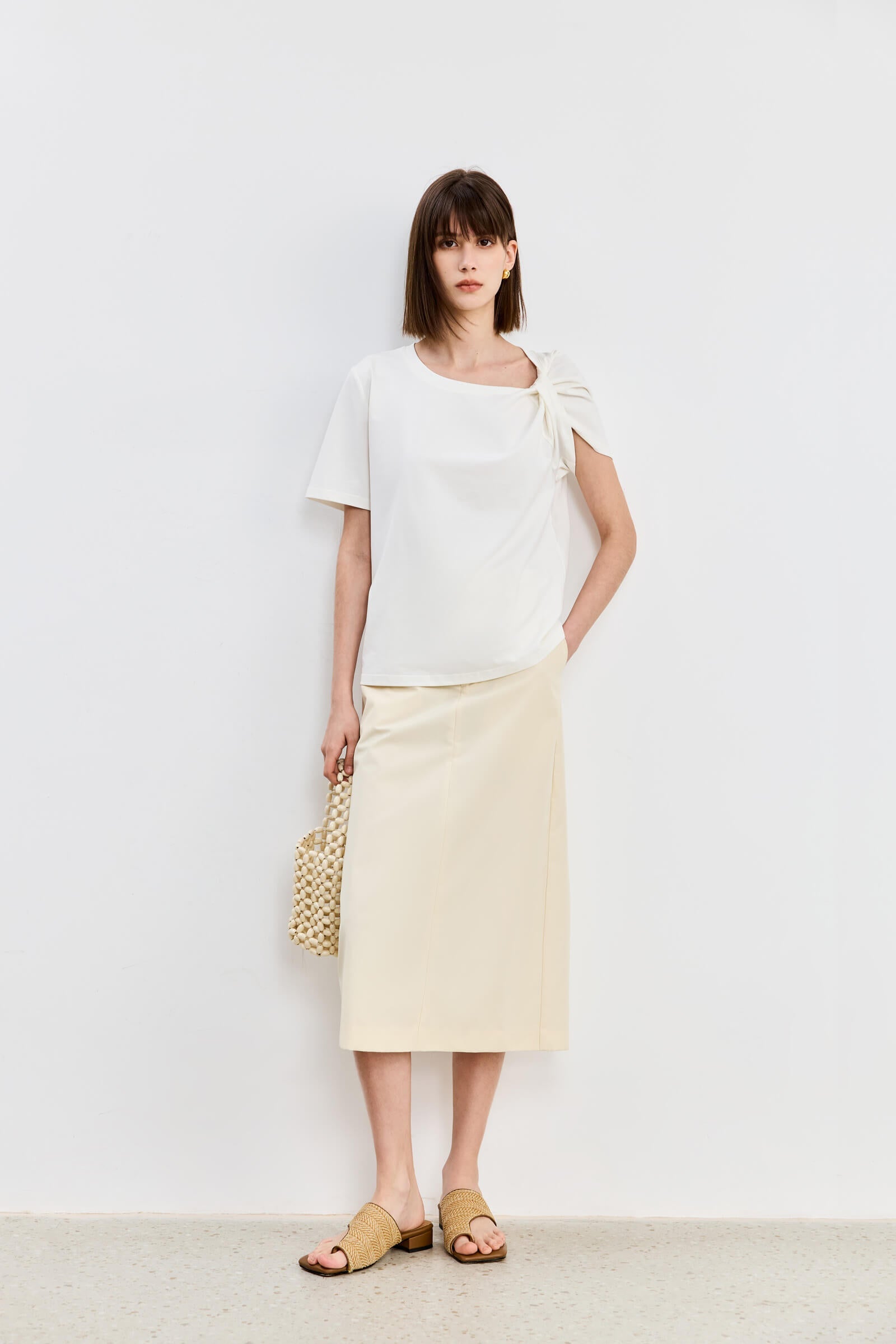 #color_Off White