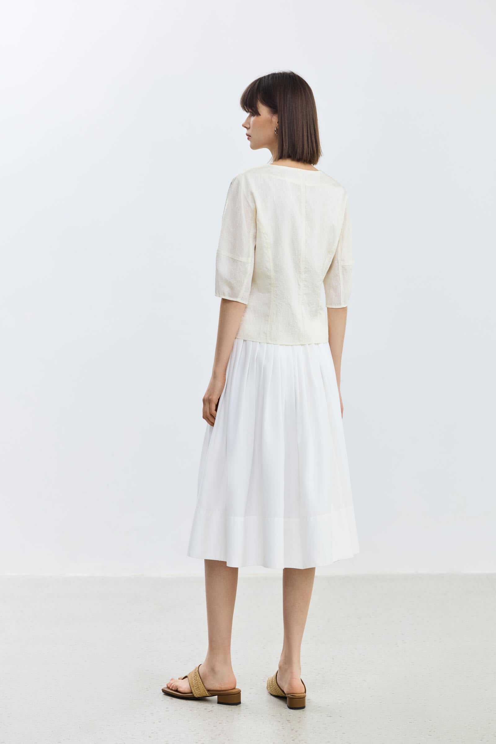 #color_Off White
