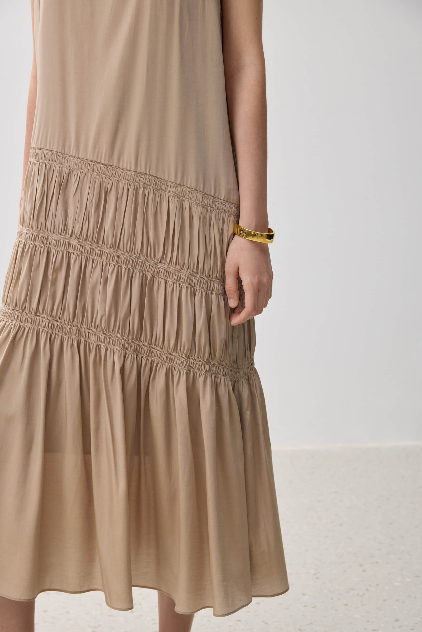 #color_Khaki