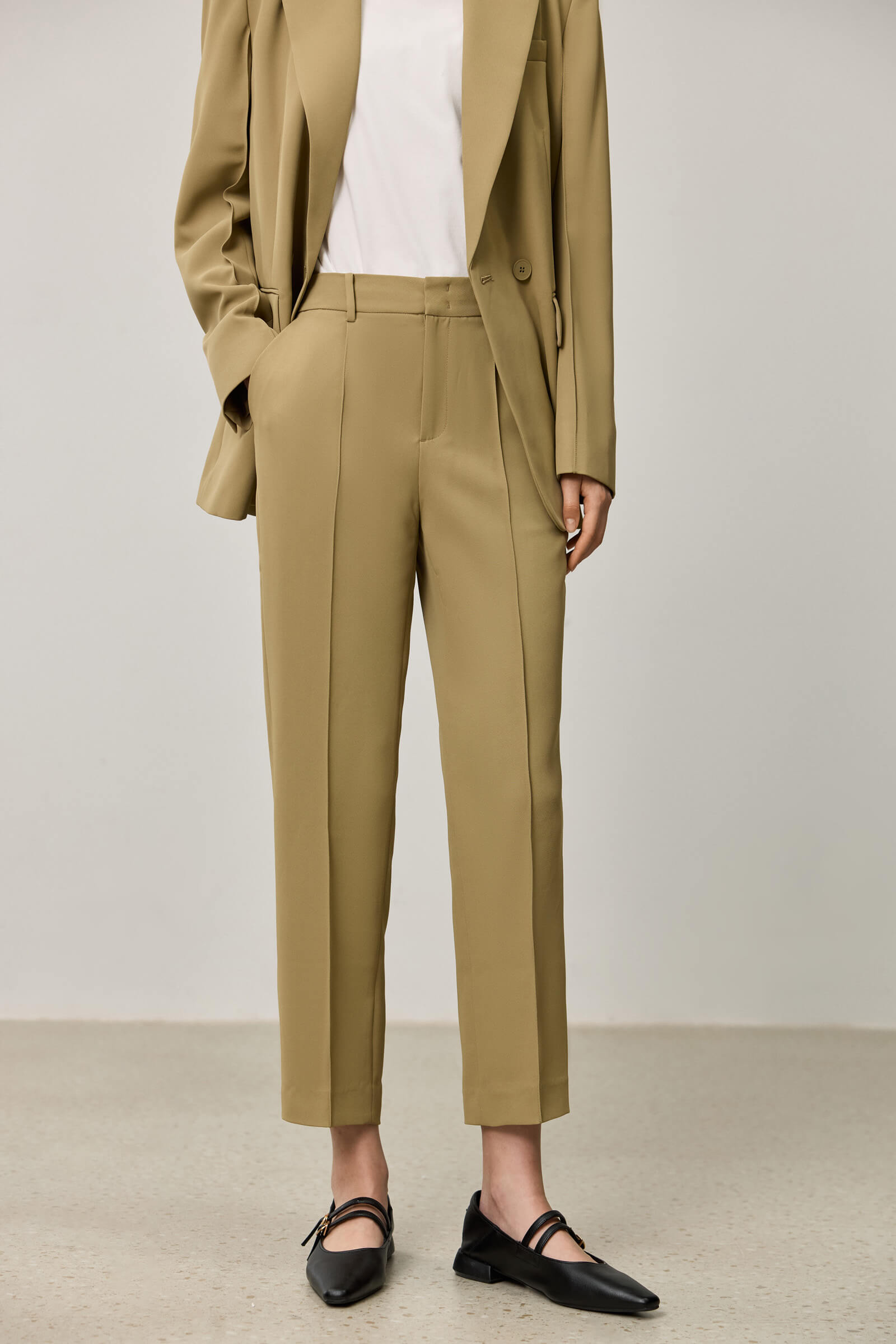 #color_Gray Khaki