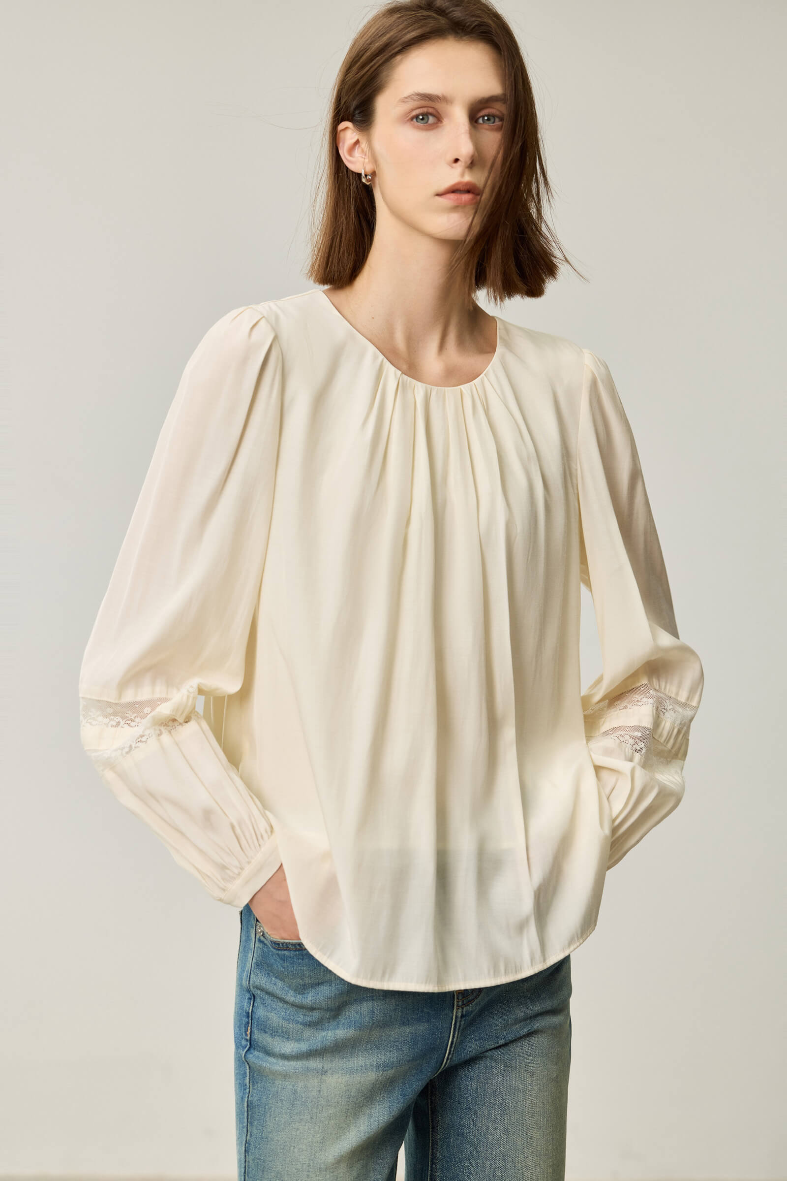 #color_Off White