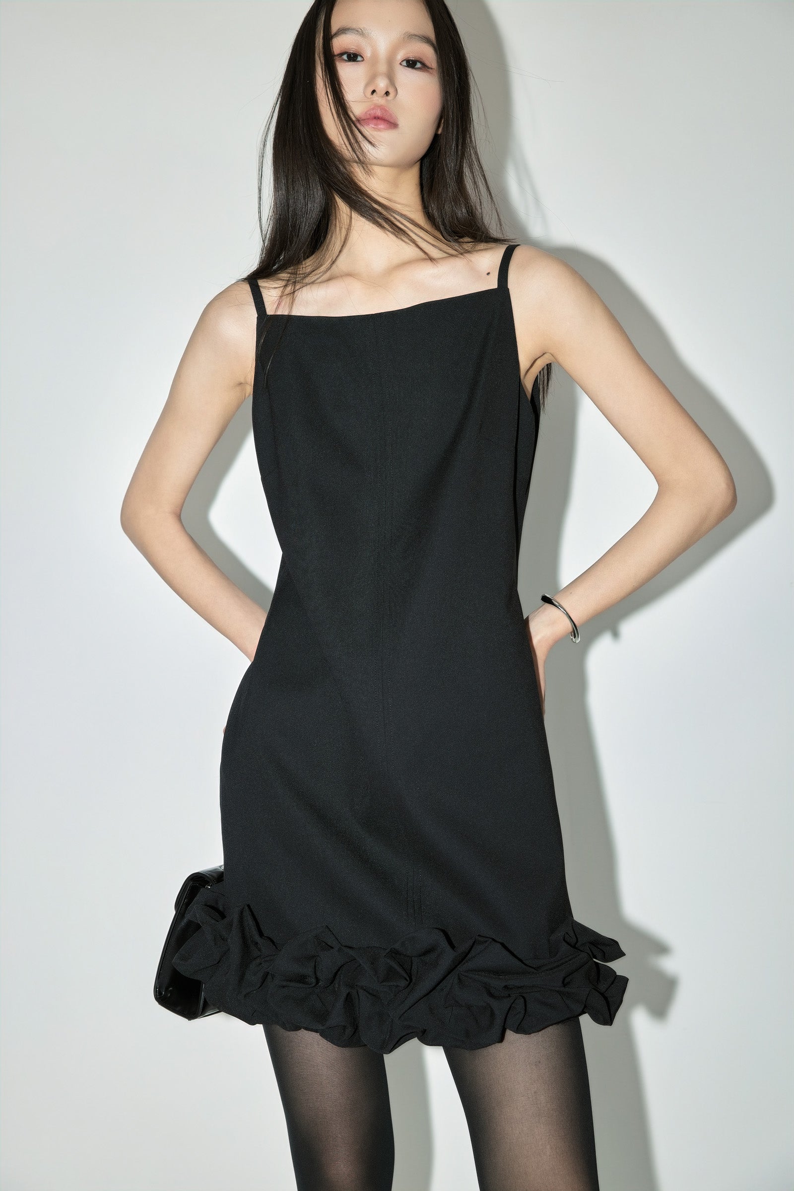 希少 LESS TAILOR ALL IN ONE SS VERSION LILY One-Shoulder Black Slip Dress – LILY Official Store