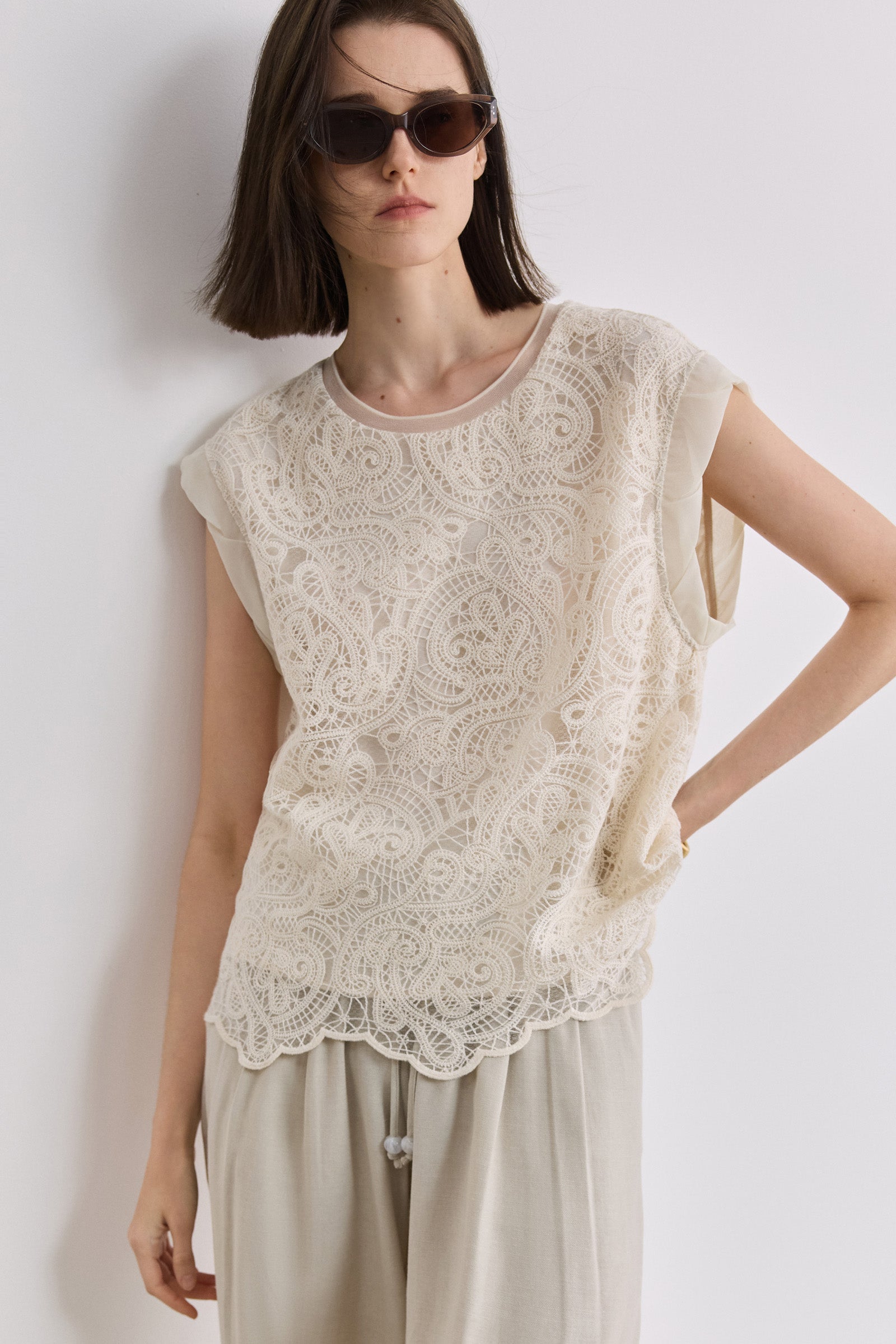 #color_Off White