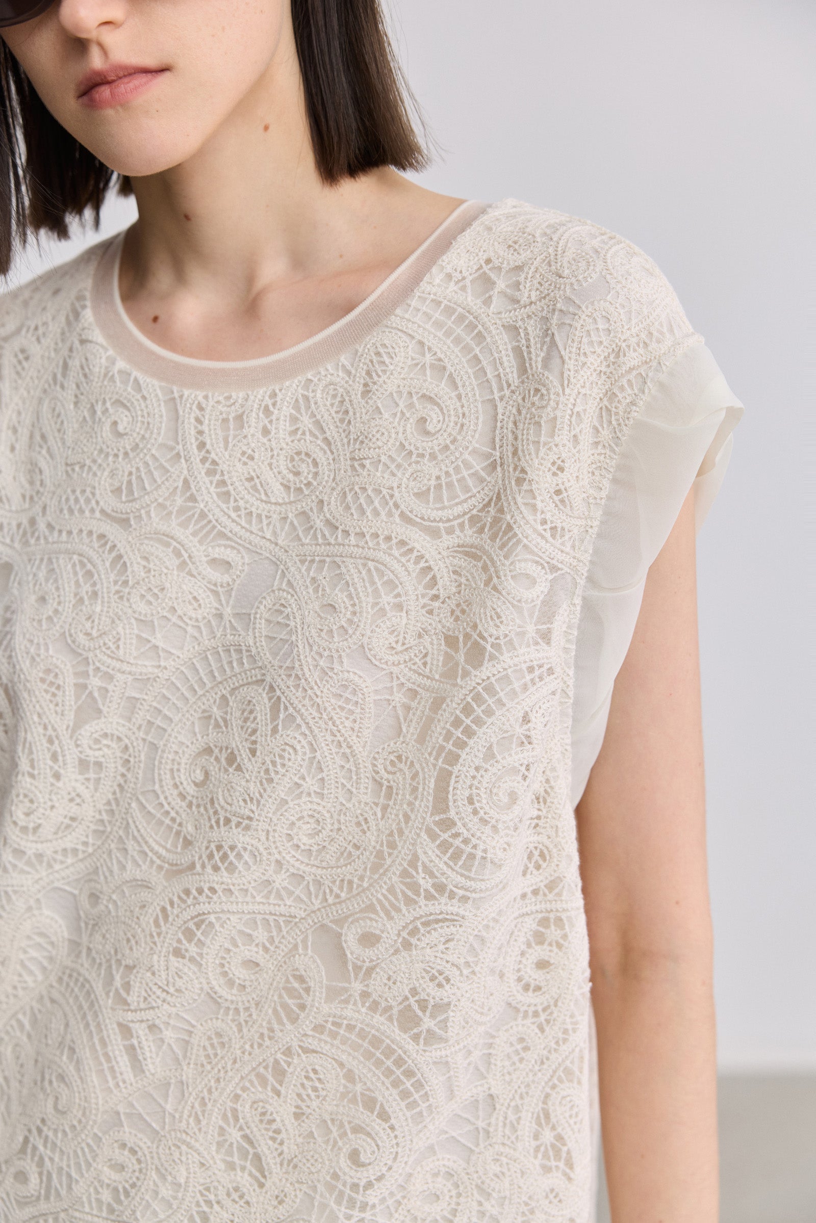 #color_Off White