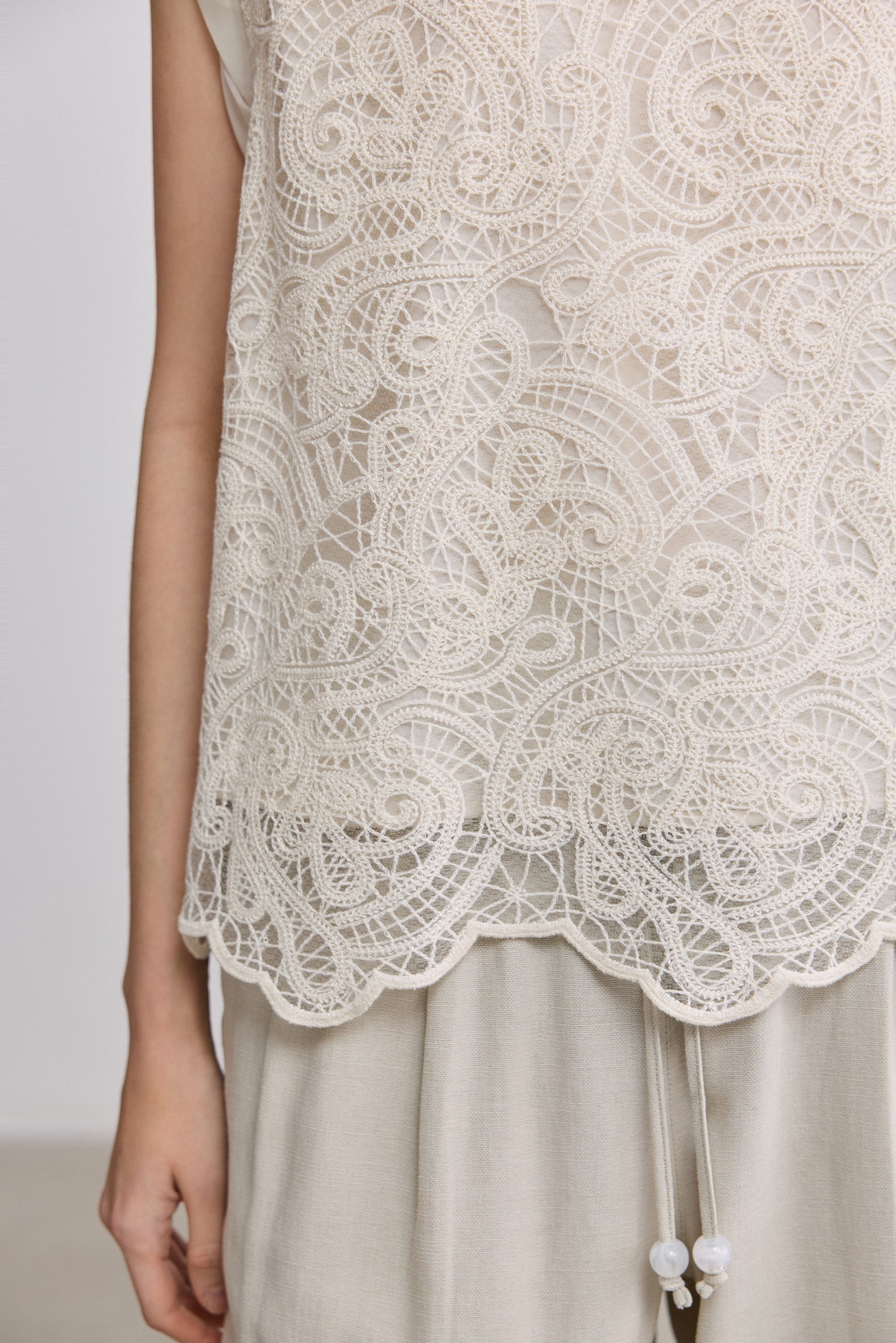 #color_Off White