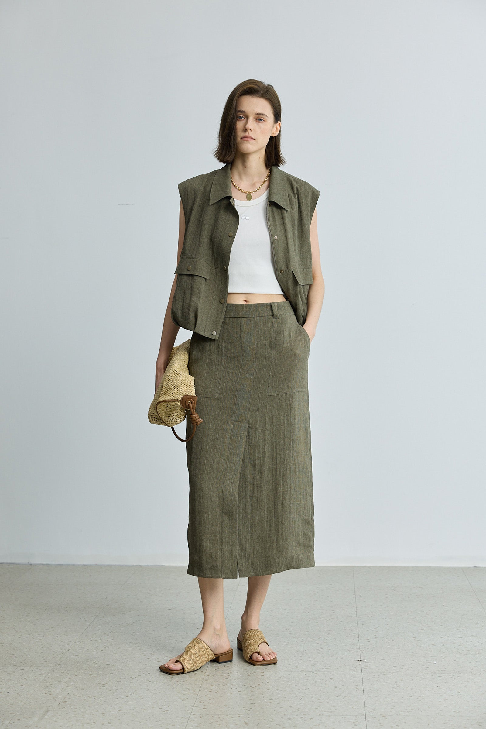 #color_Grayish Green