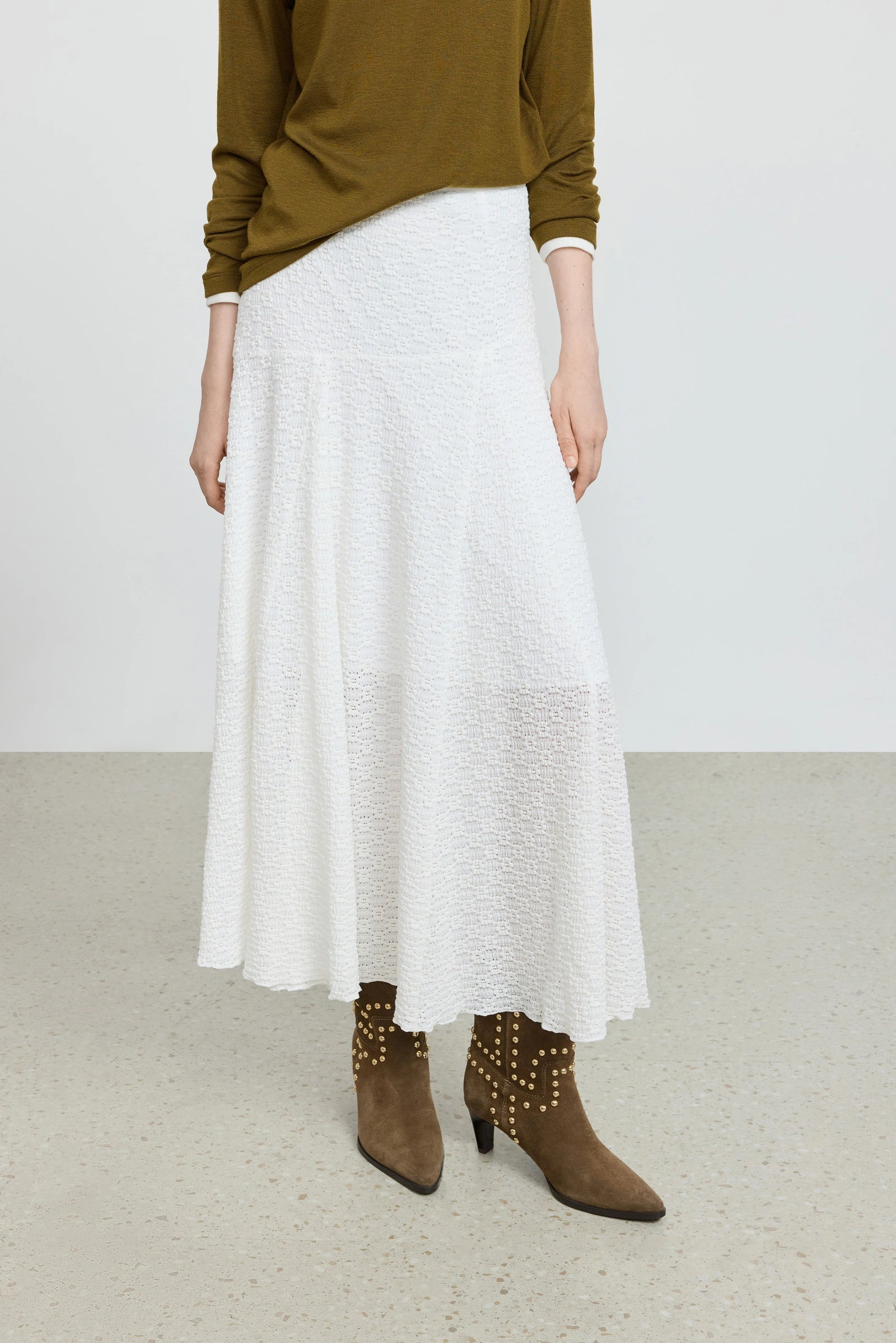 #color_Off White