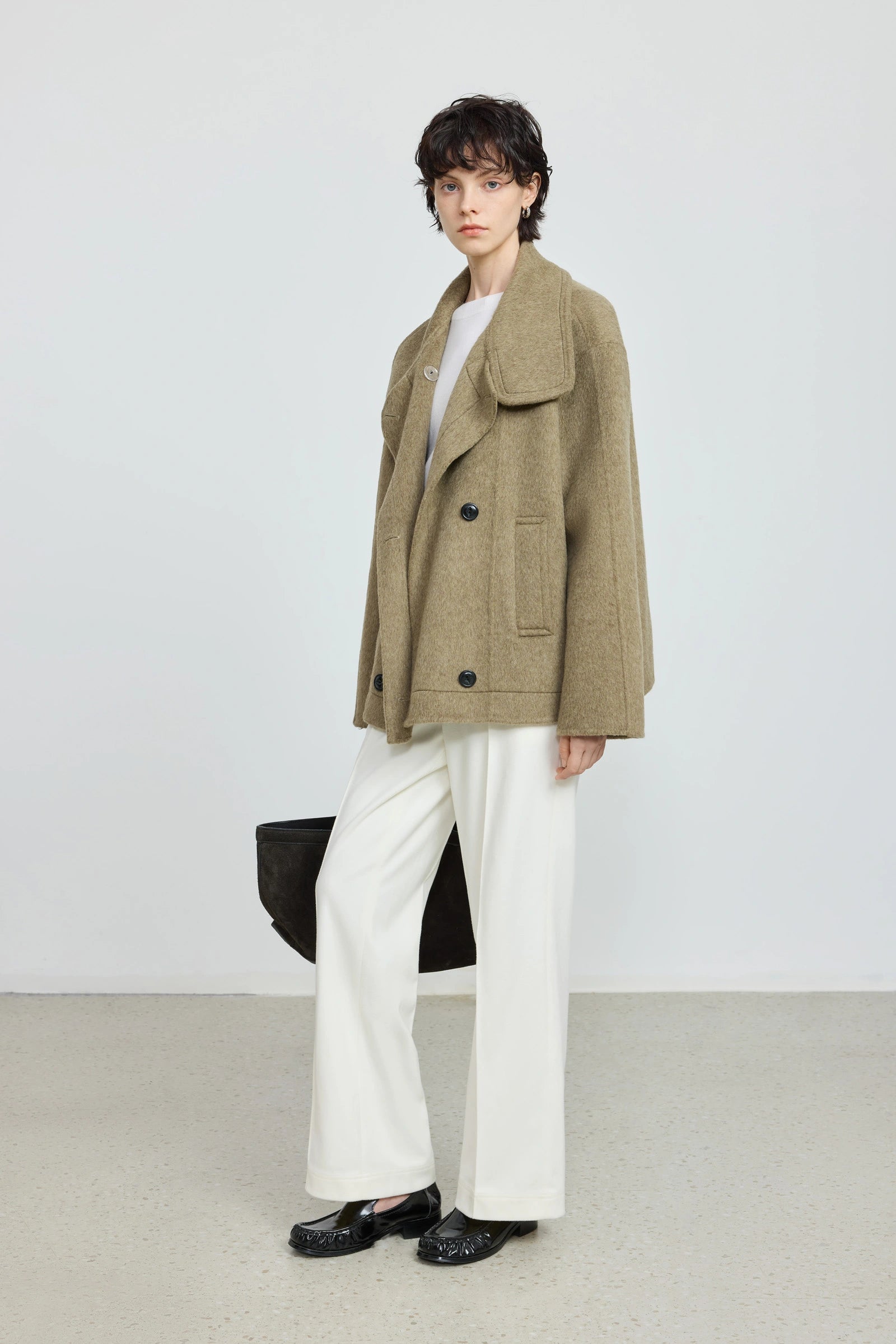 #color_Grayish Green