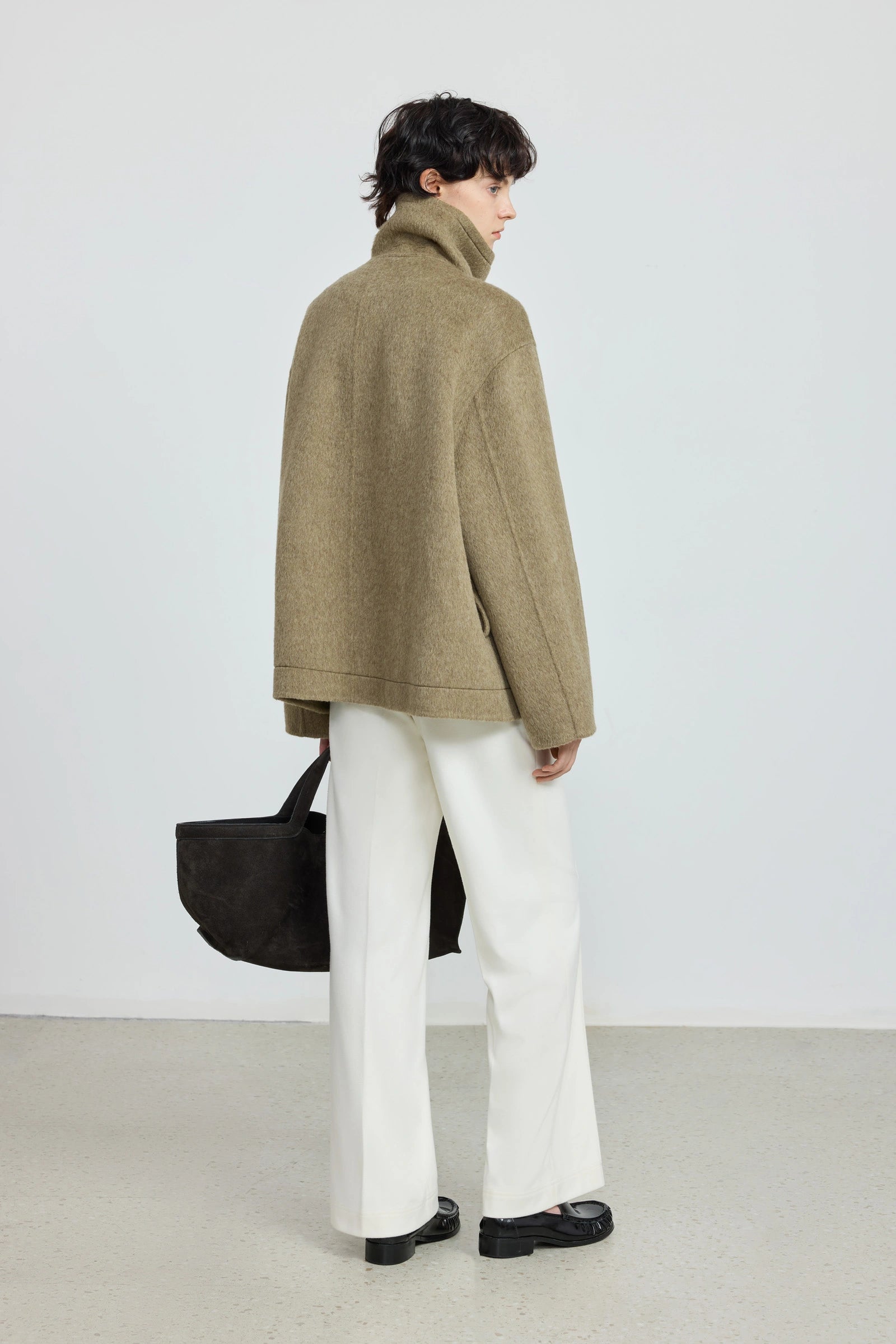 #color_Grayish Green