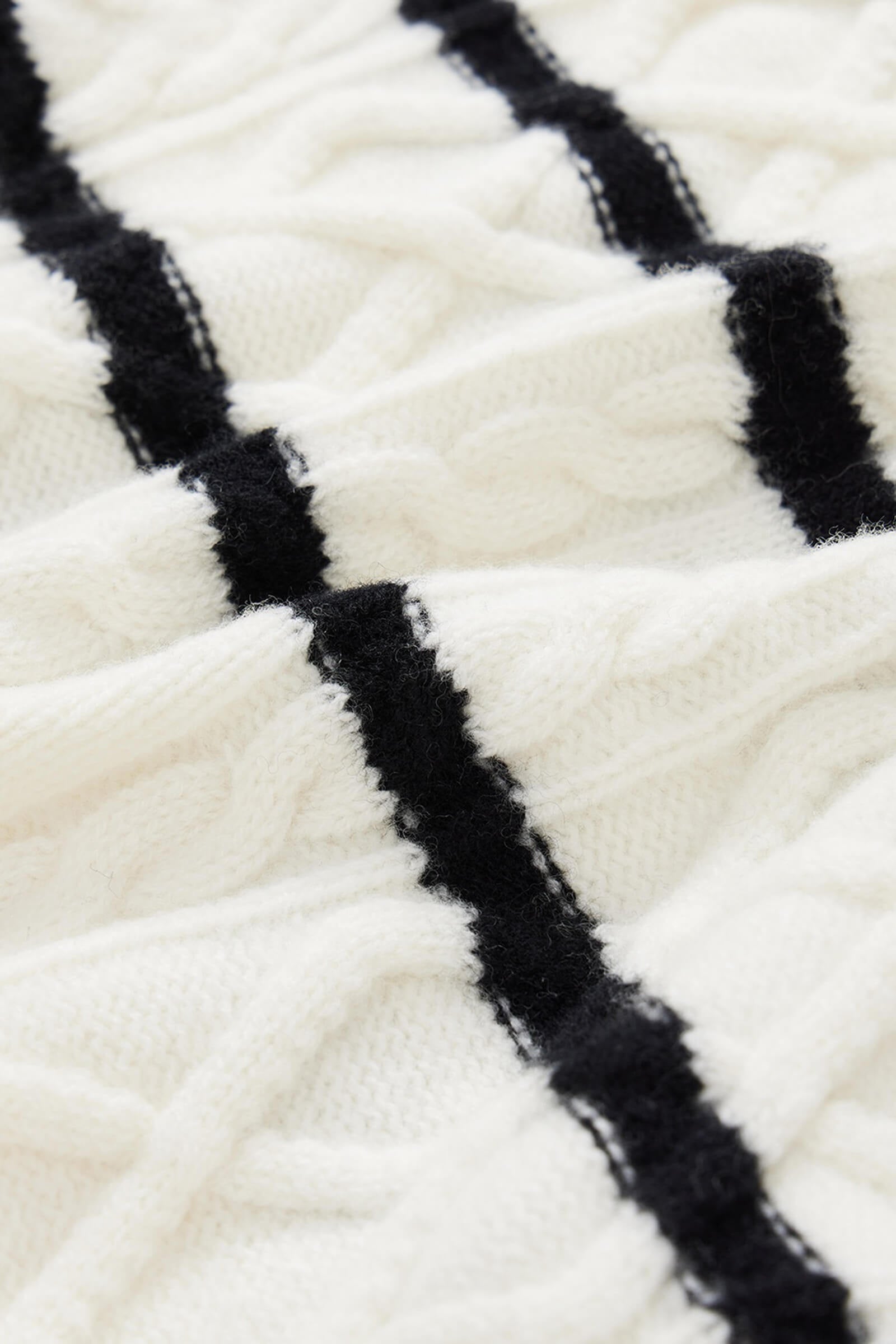 #color_Off White