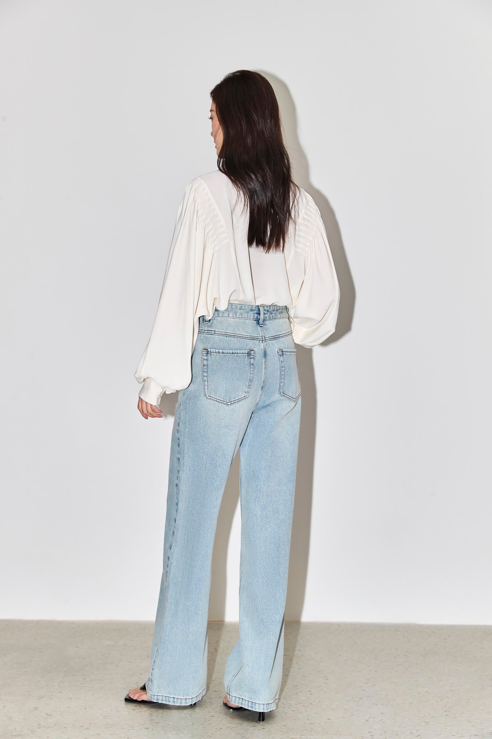 #color_Off White