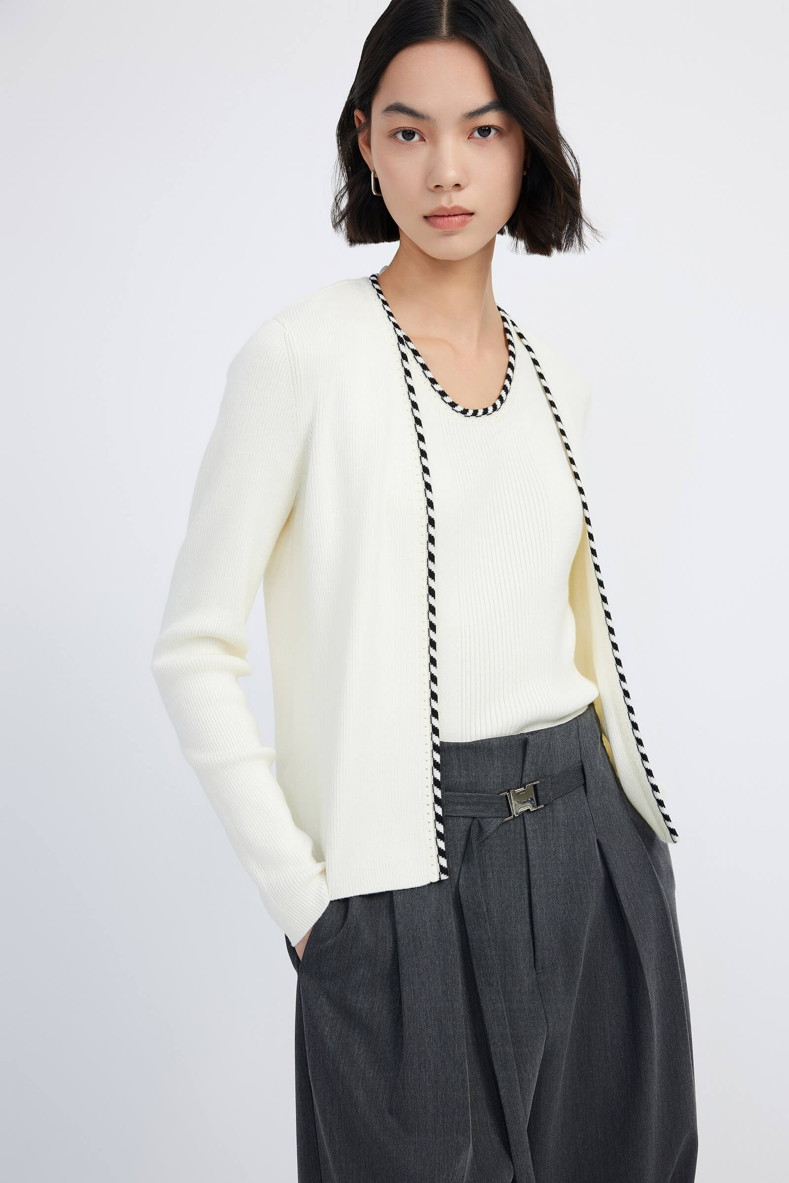#color_Off White