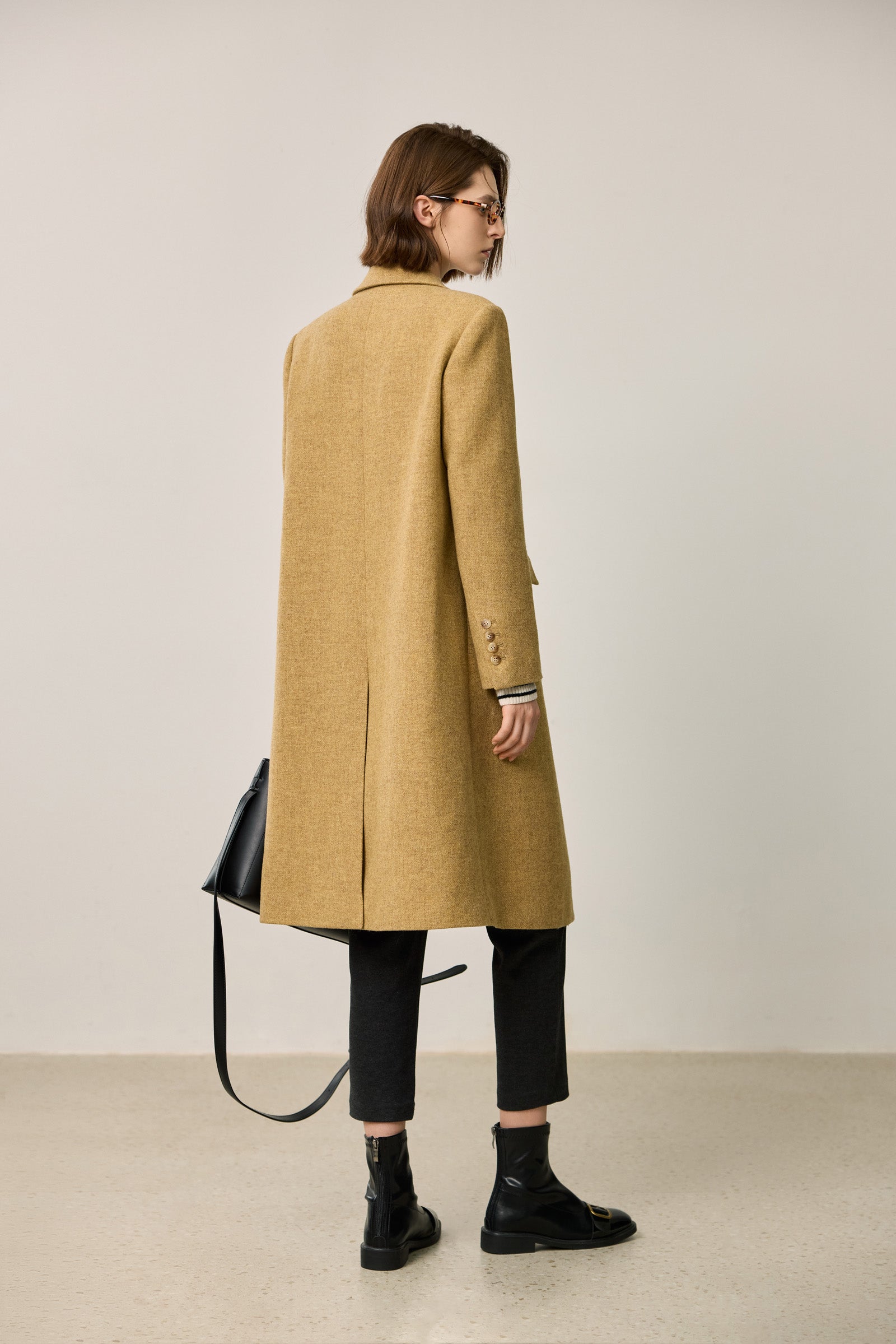 LILY Classic Wide-Shoulder Versatile Wool Coat – LILY