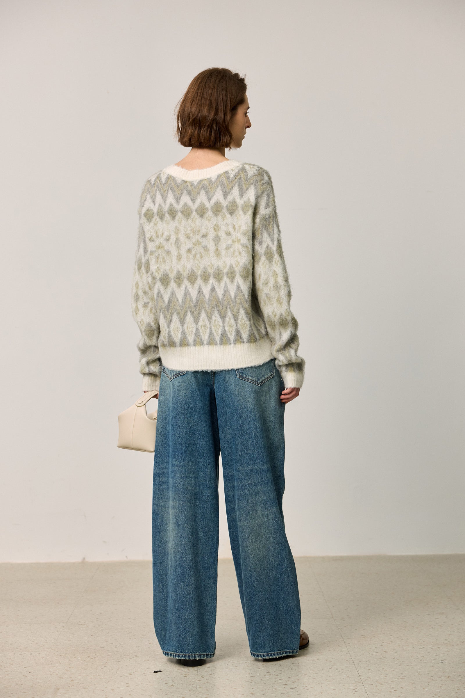 #color_Grayish Green