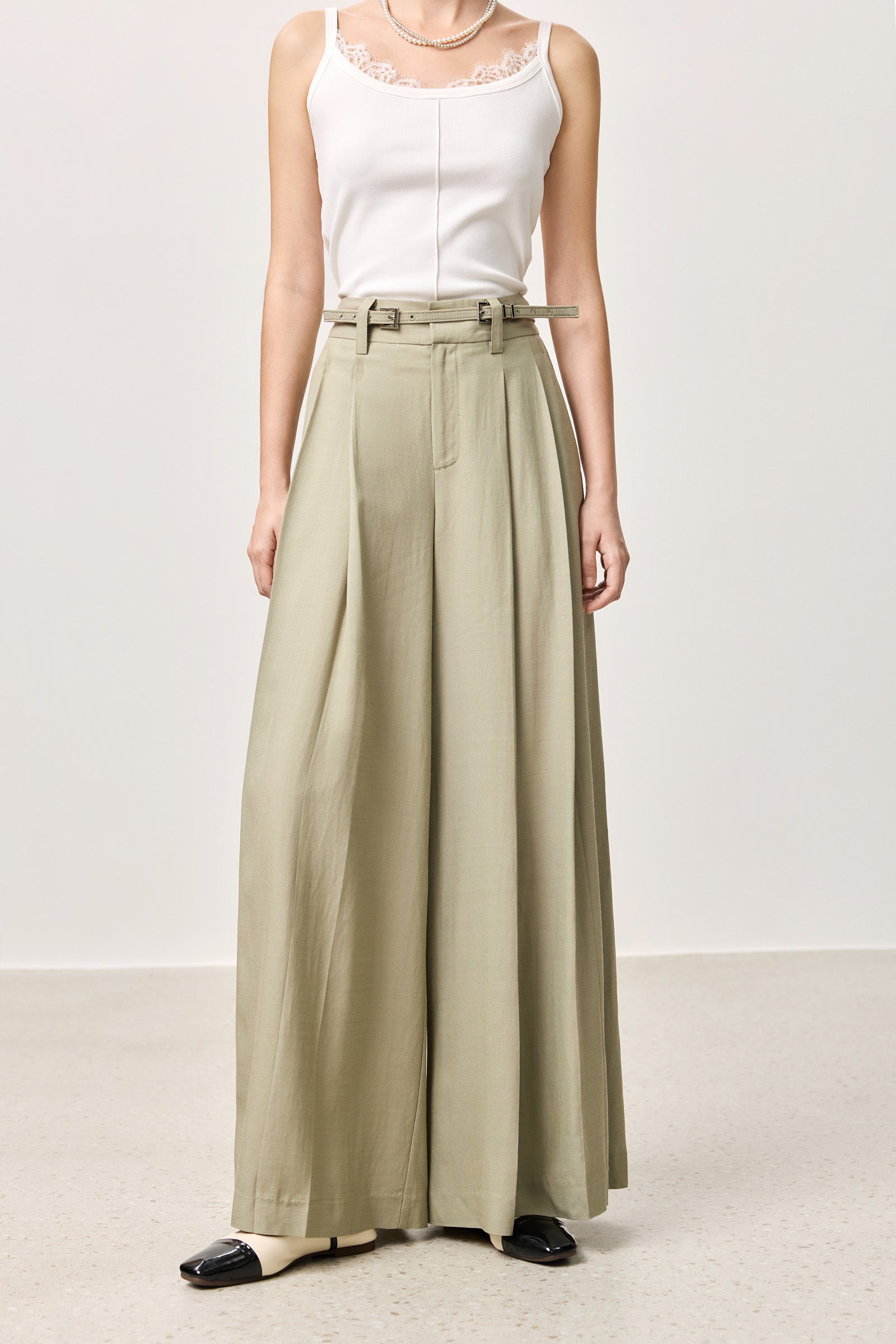 #color_Grayish Green