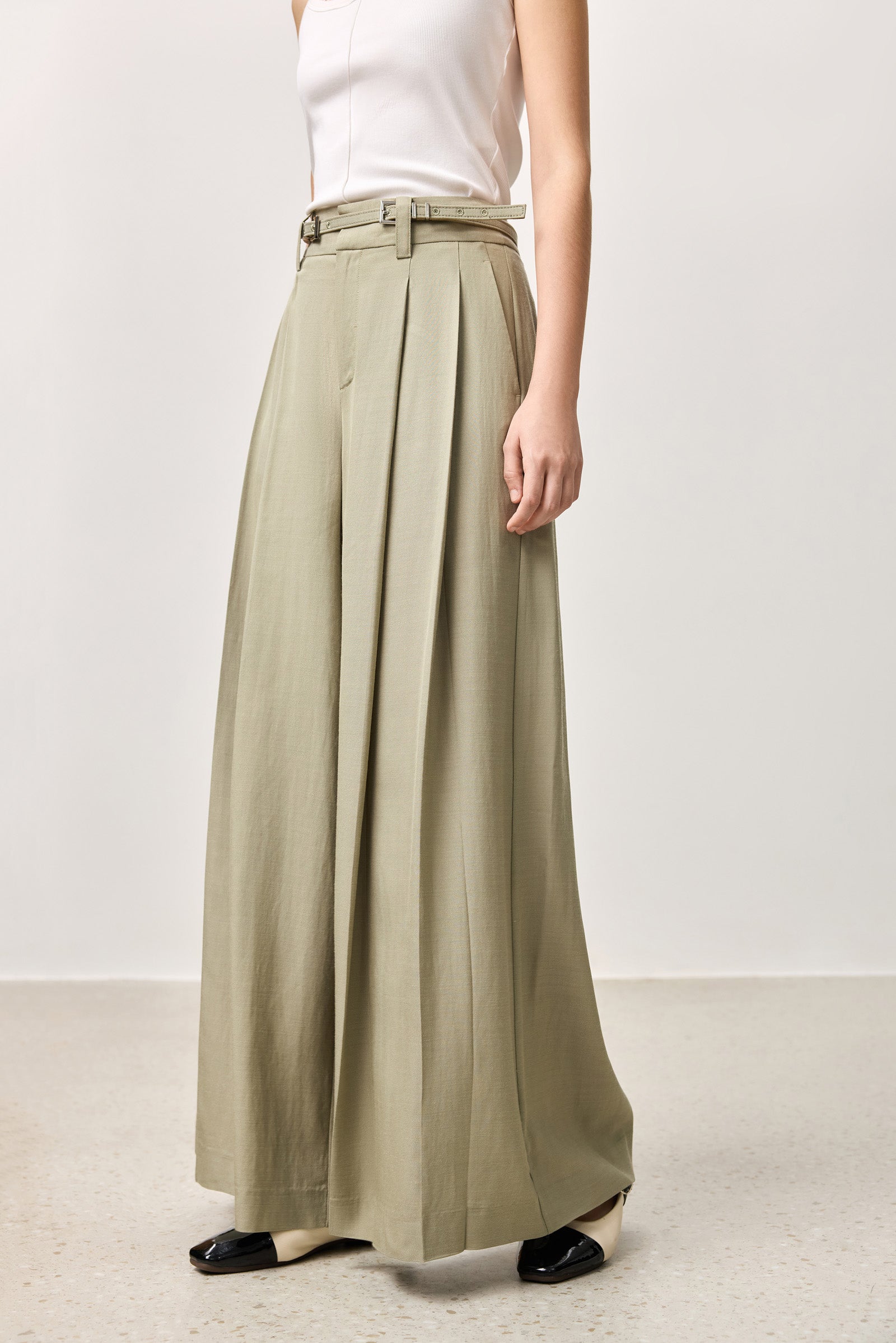 #color_Grayish Green