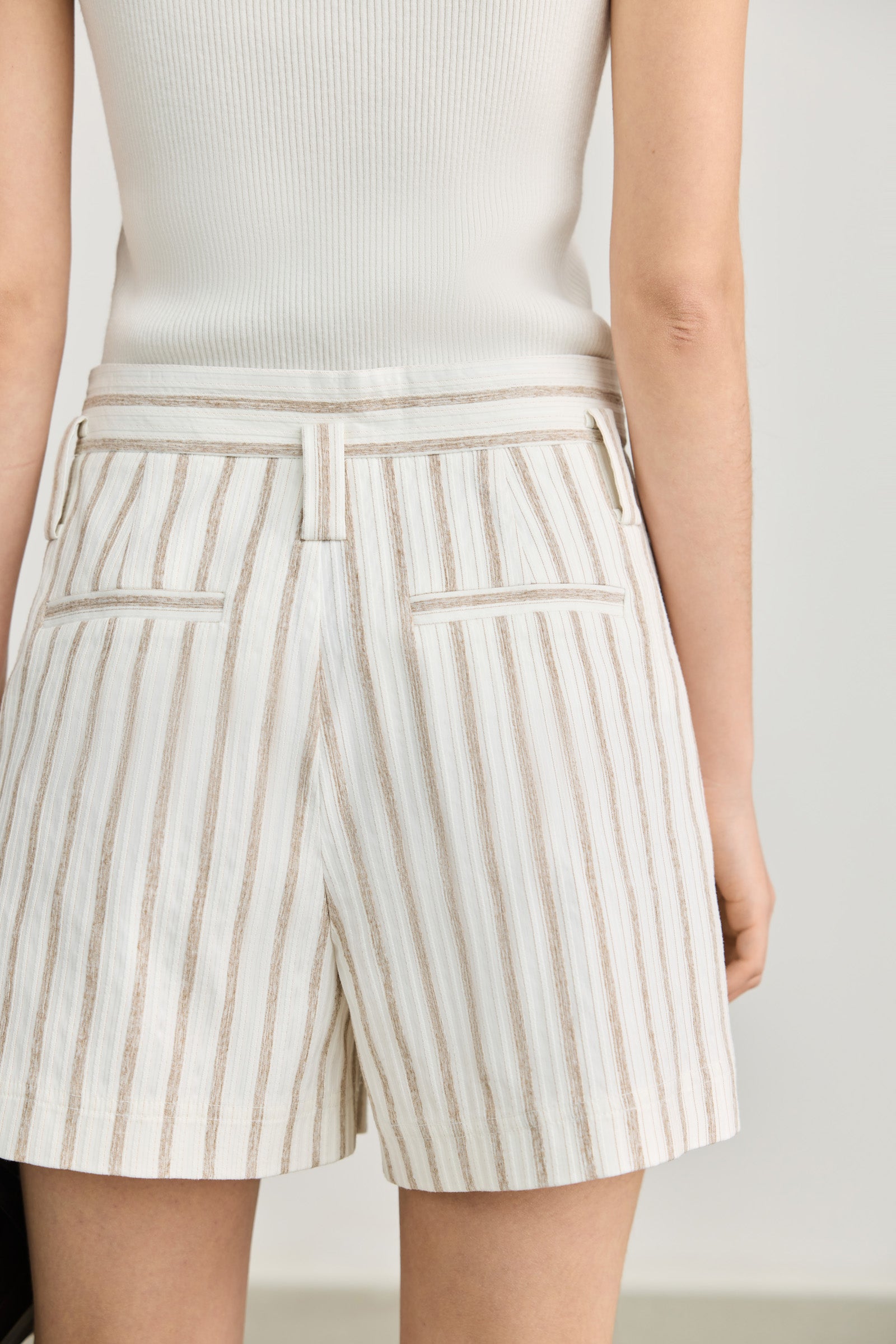#color_Off White