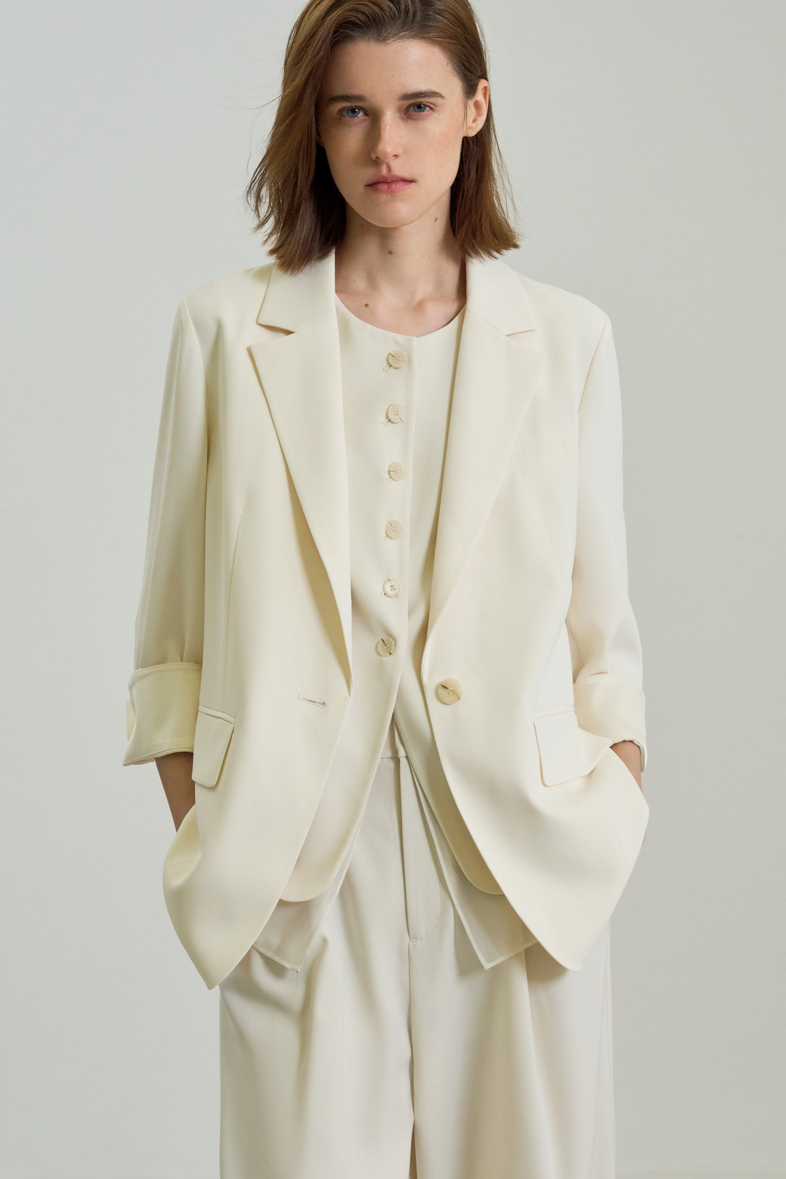 台湾発【STUDIO DOE】Boxy Lightweight Short-Sleeve Blazer Cropped Short Sleeve Blazer – Endless Rose