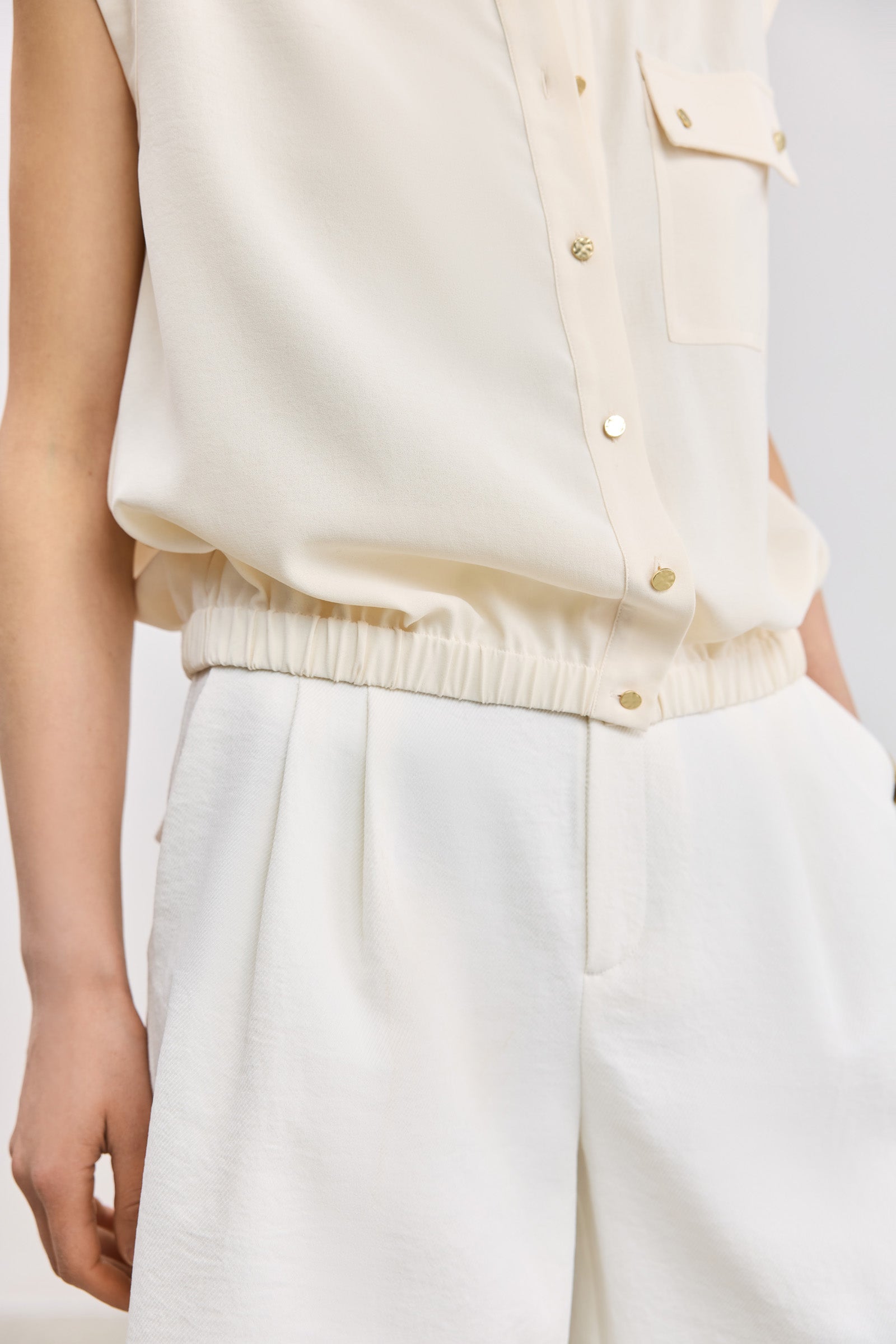 #color_Off White