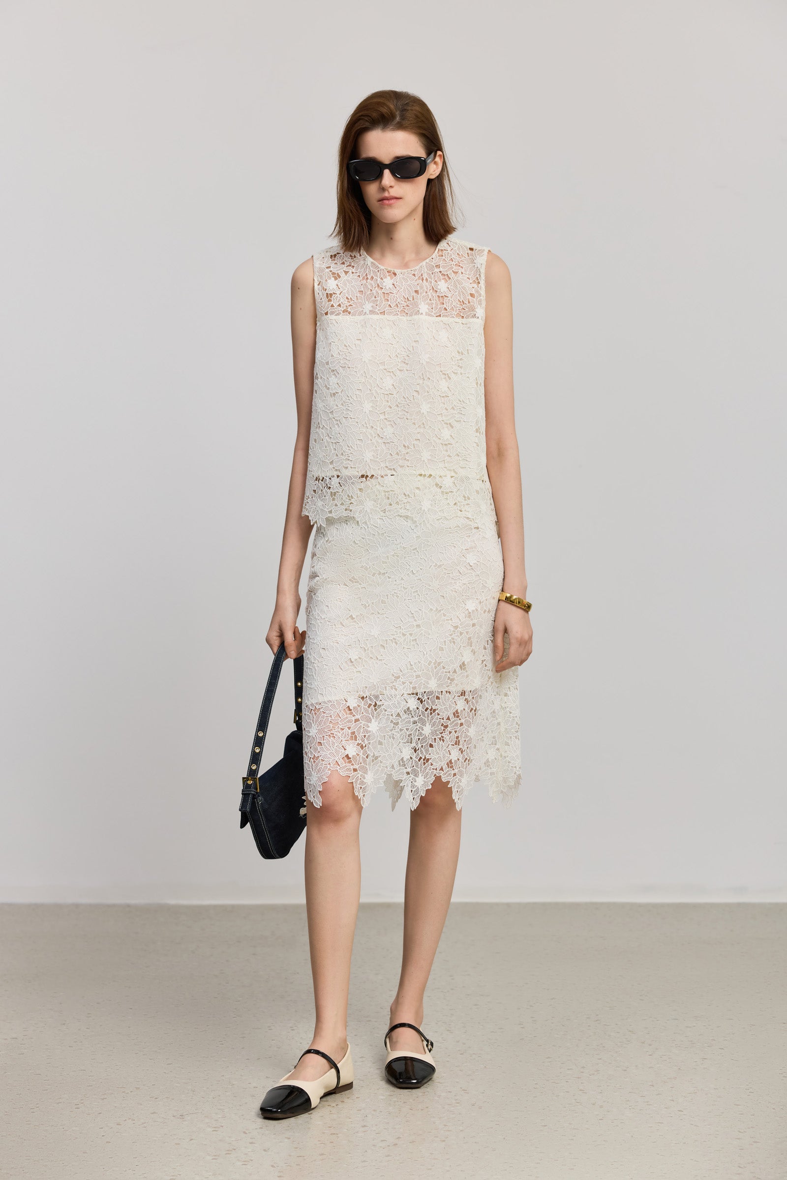 #color_Off White