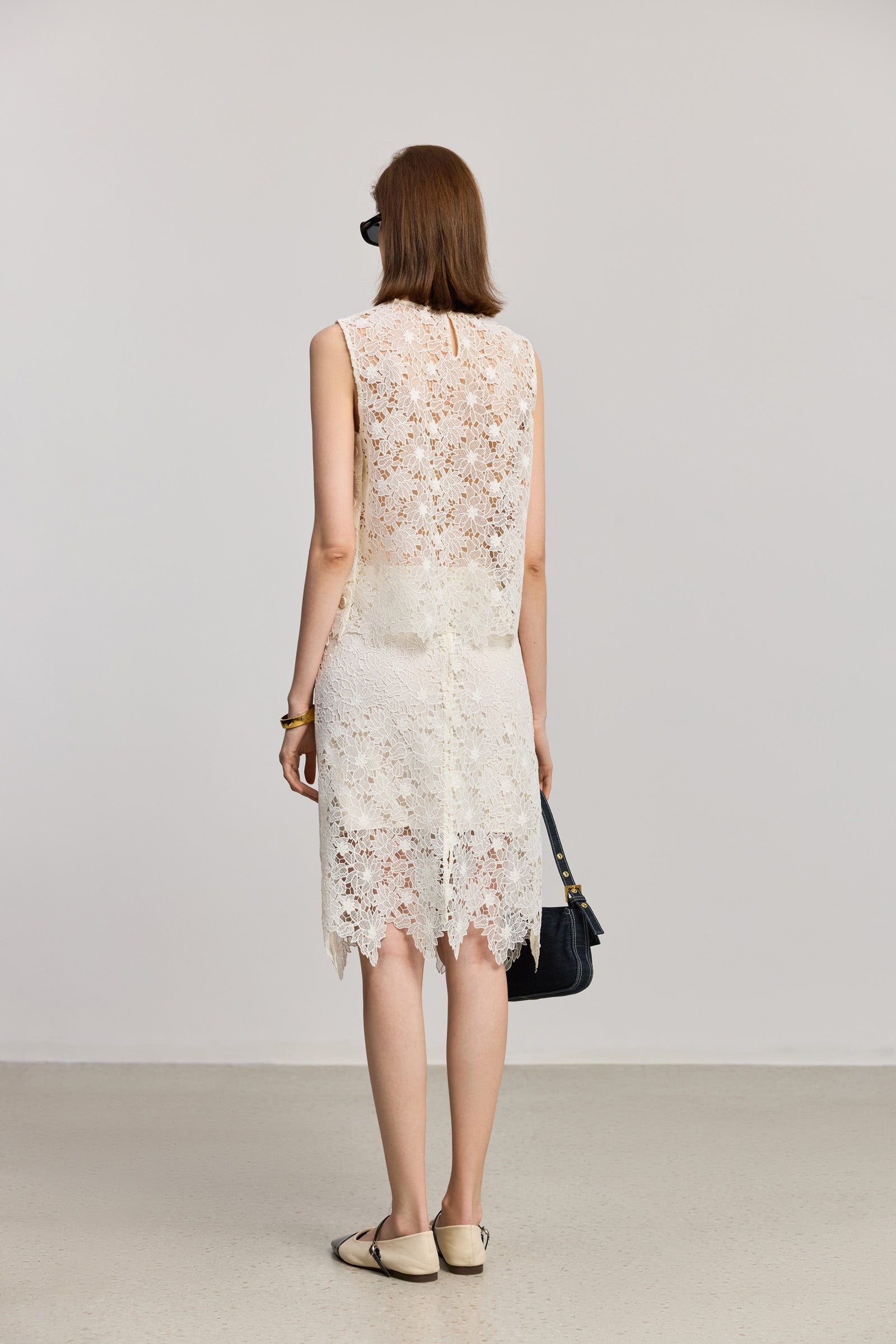 #color_Off White