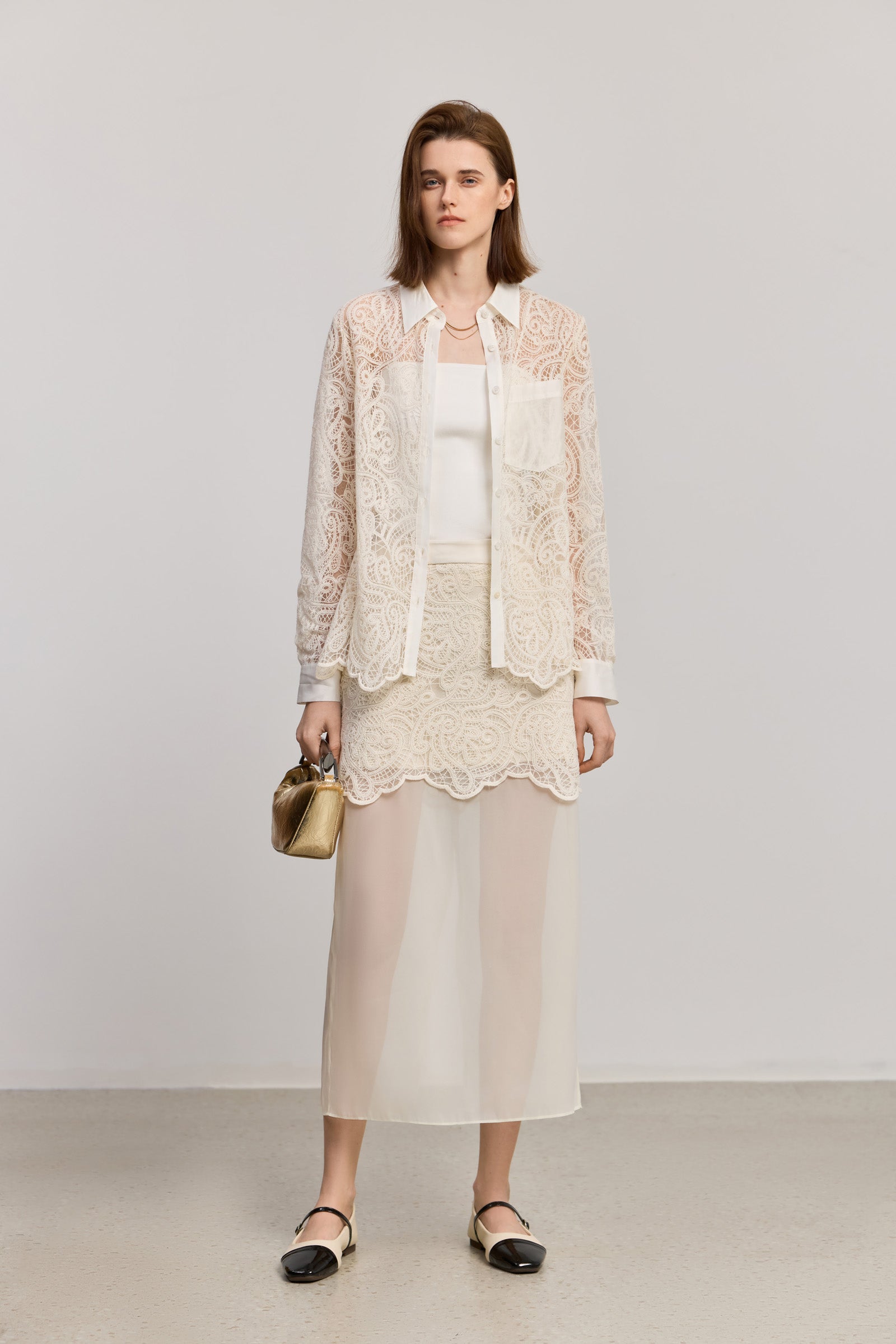 #color_Off White