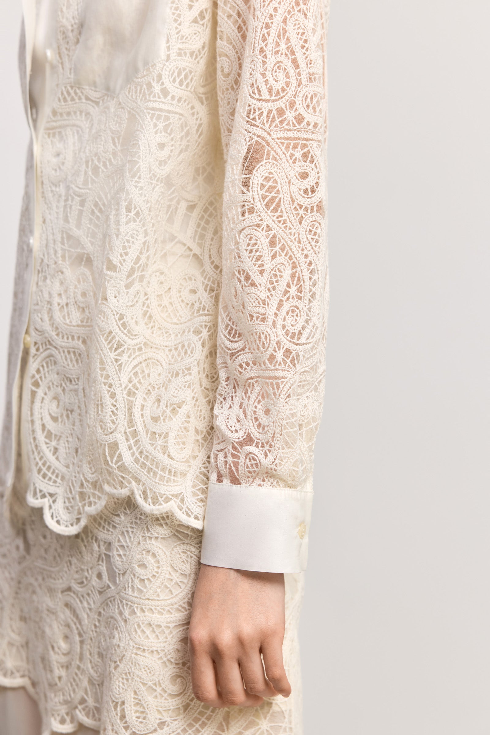 #color_Off White