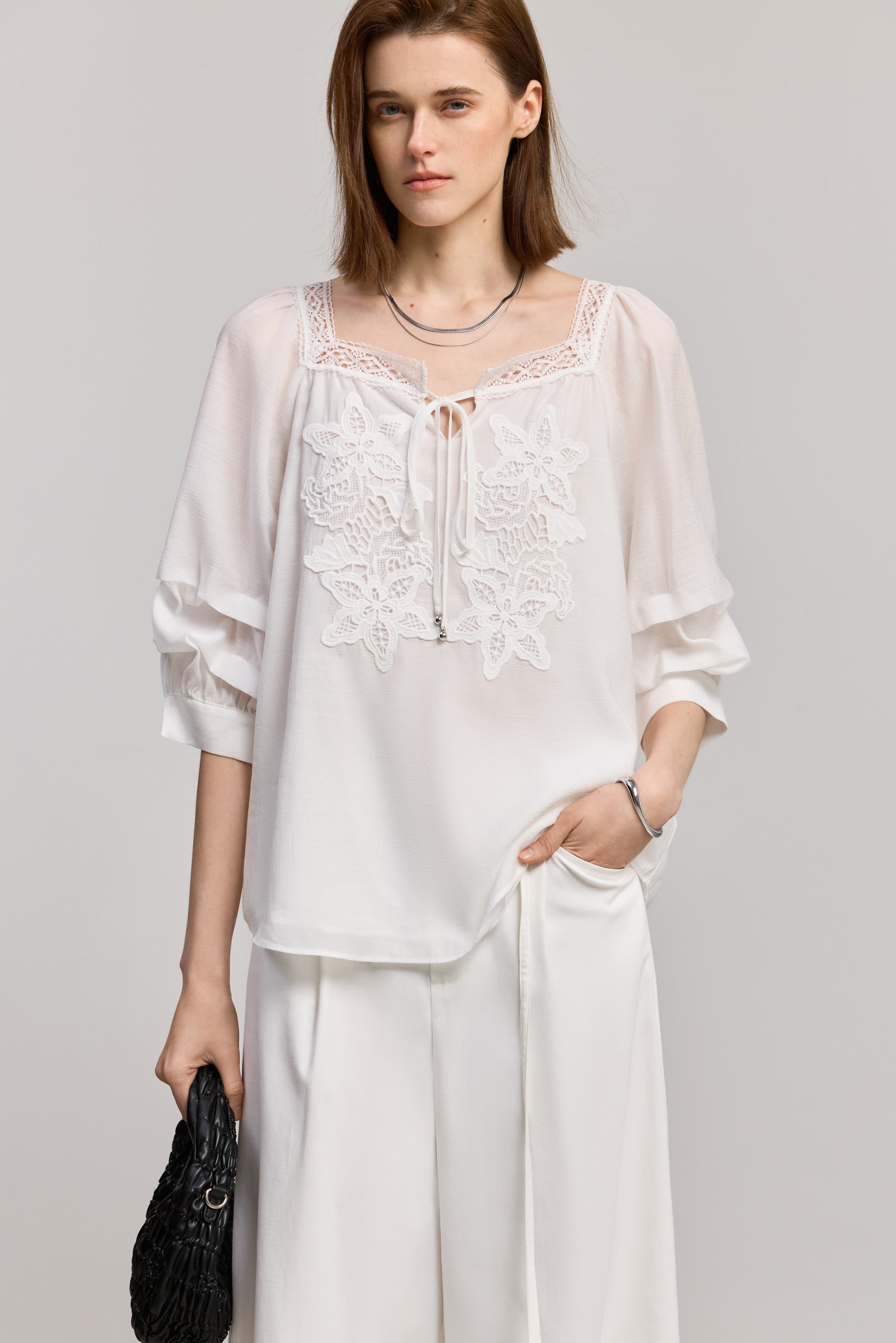 #color_Off White