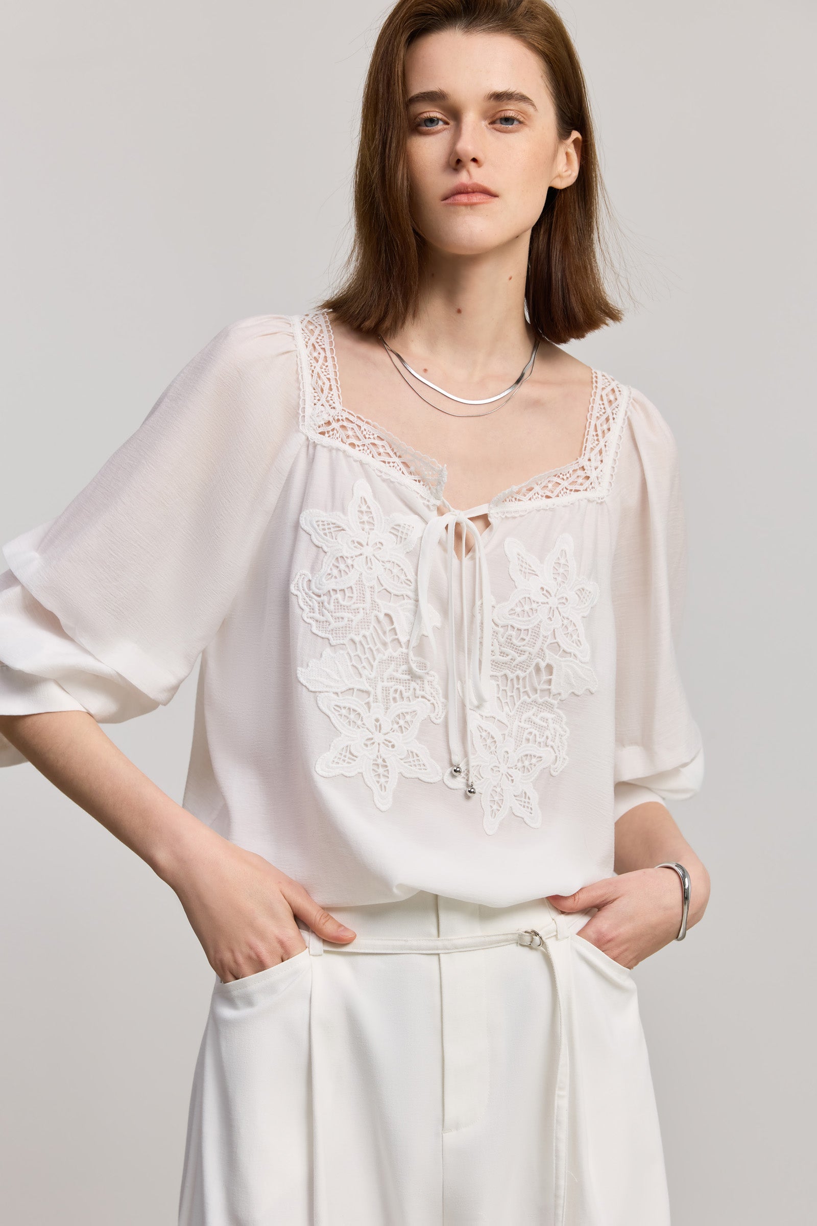 #color_Off White