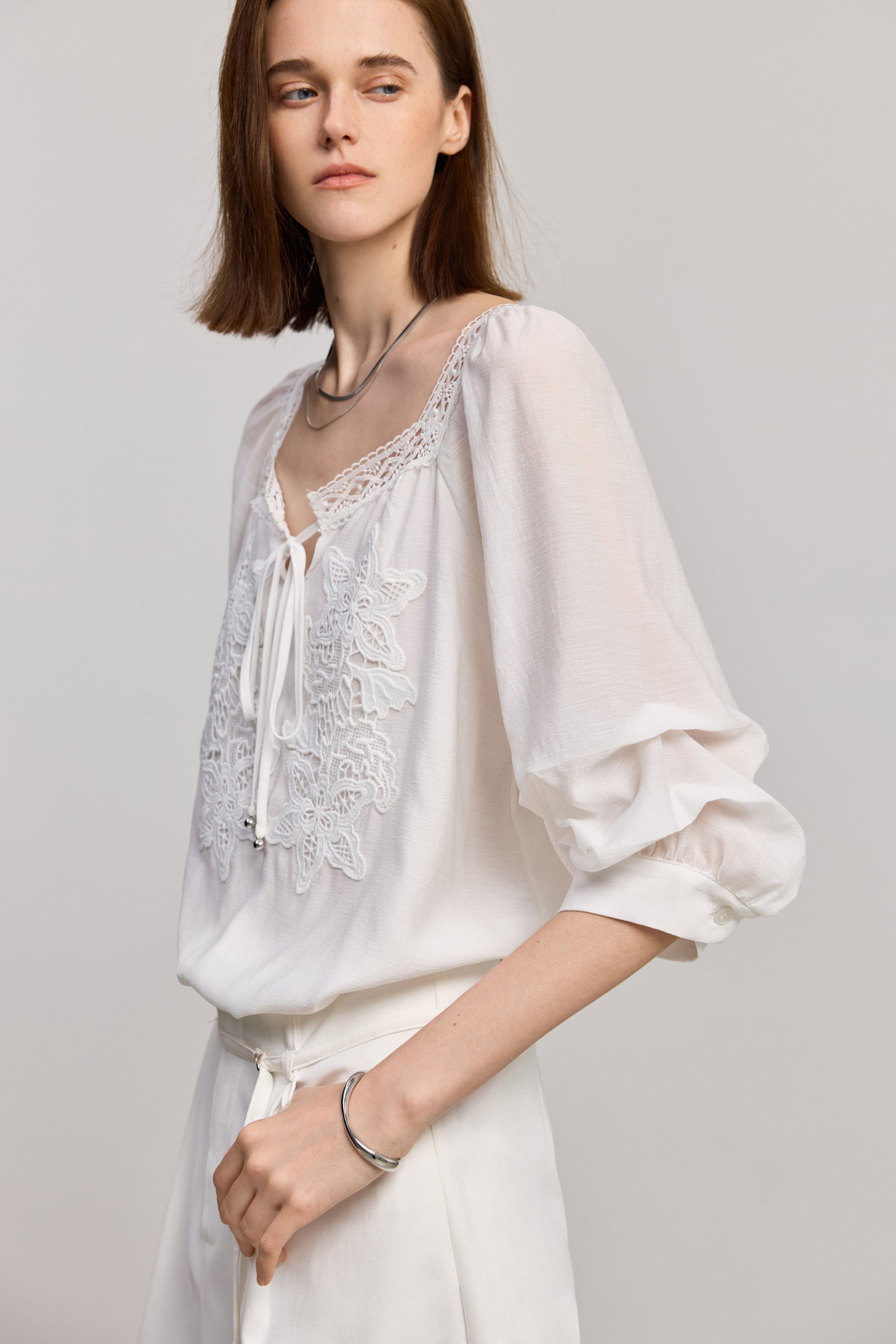 #color_Off White