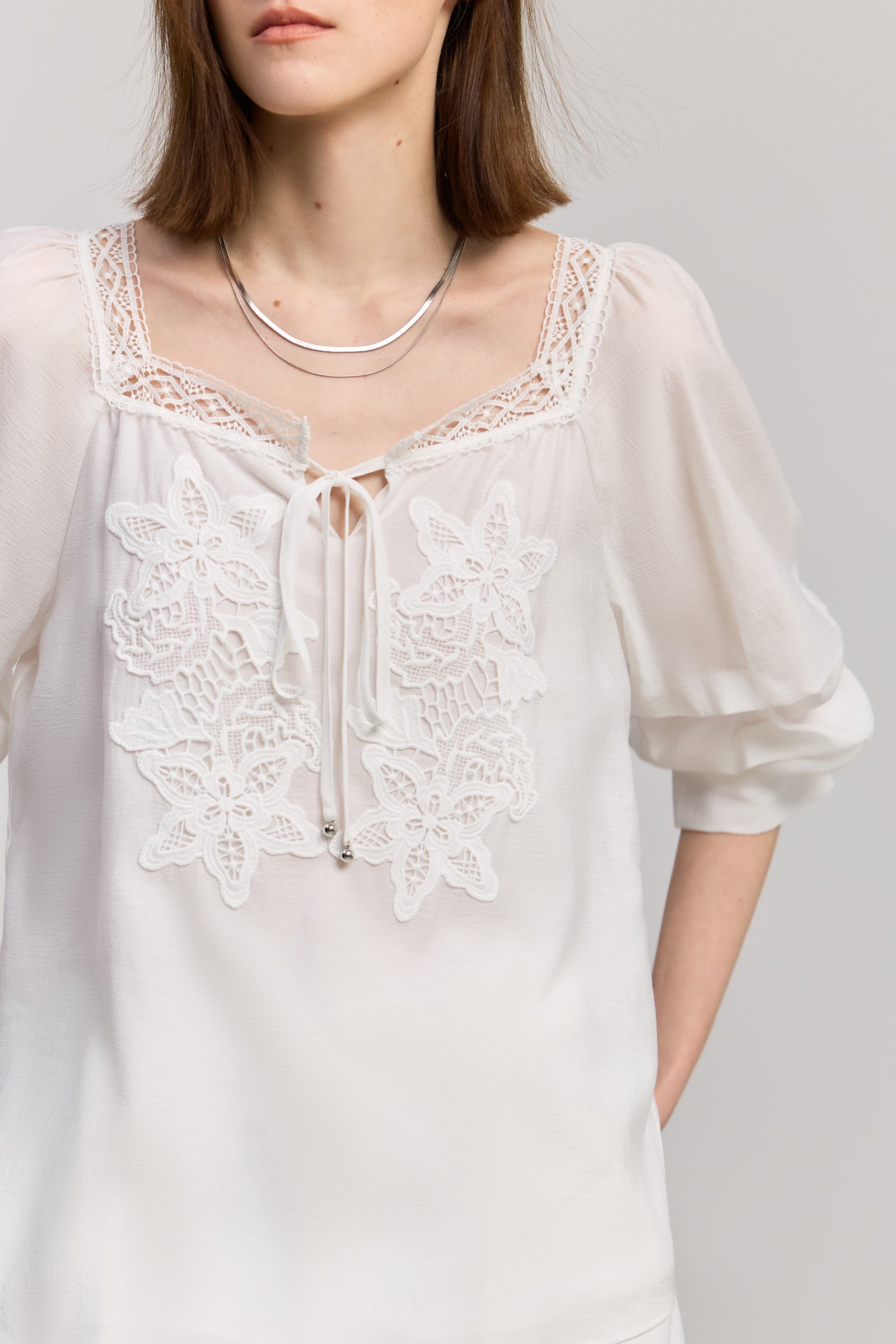 #color_Off White