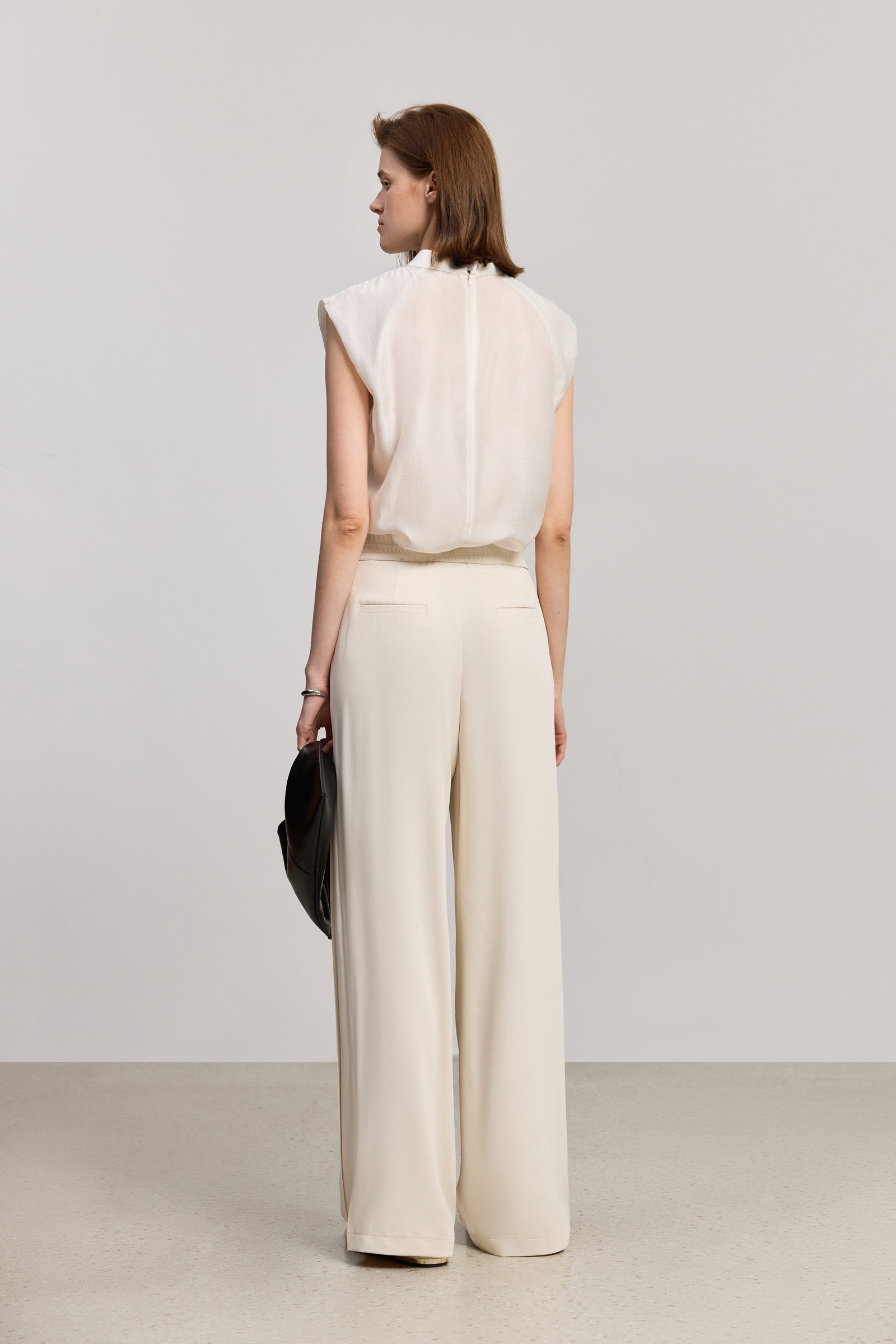 #color_Off White
