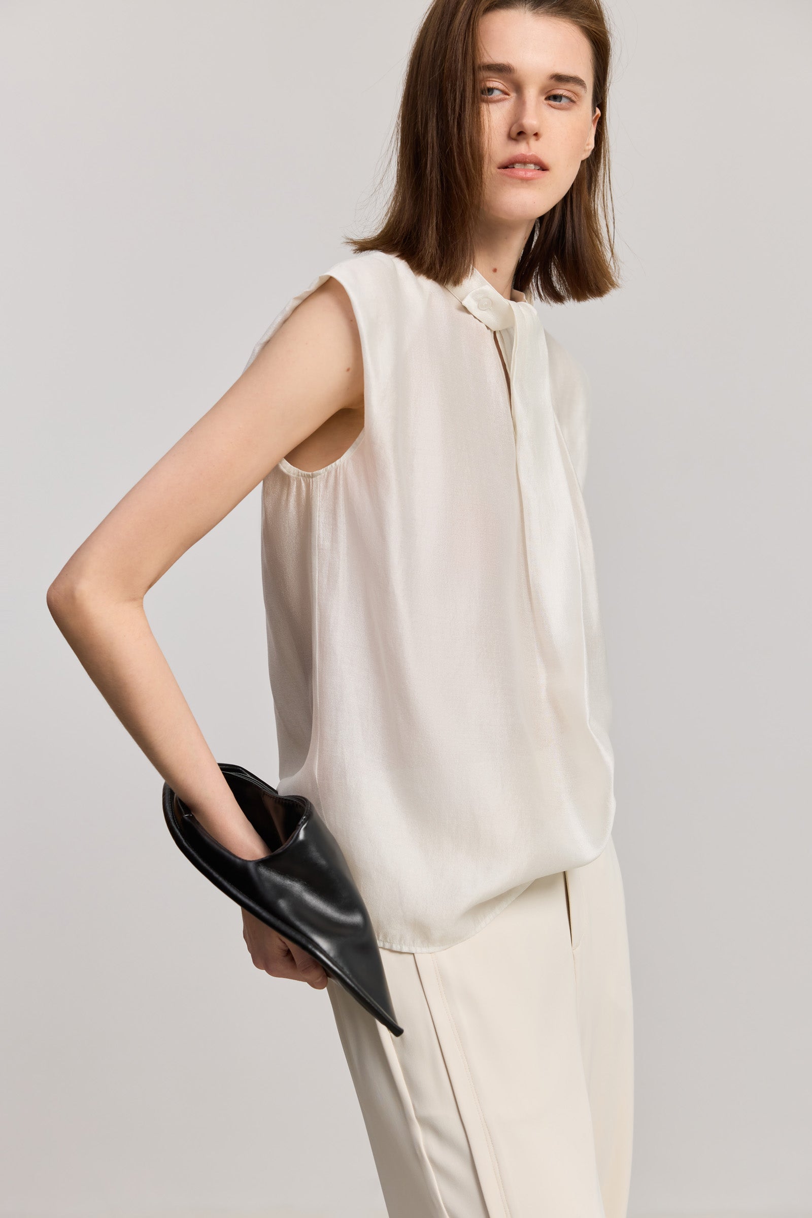 #color_Off White