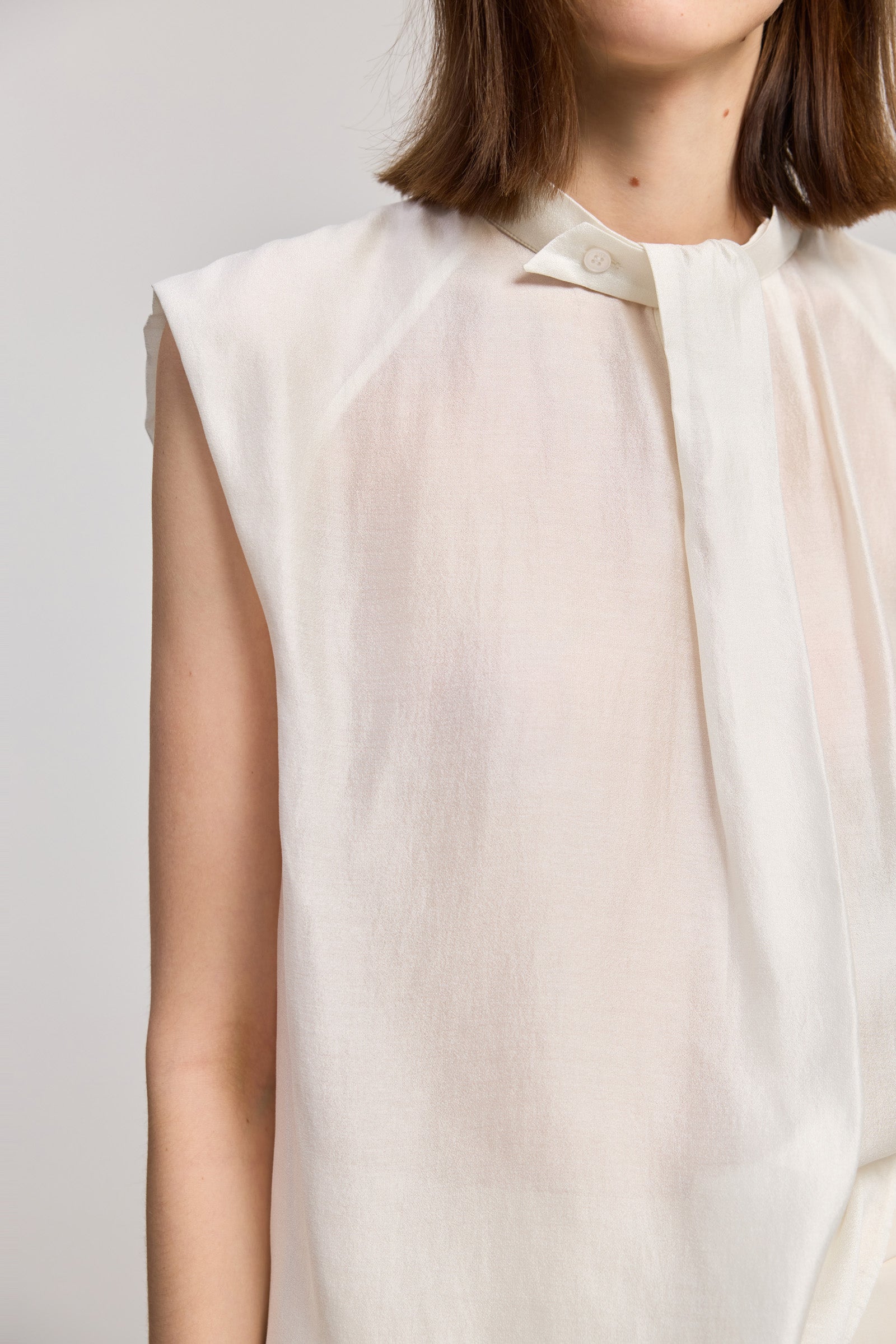 #color_Off White