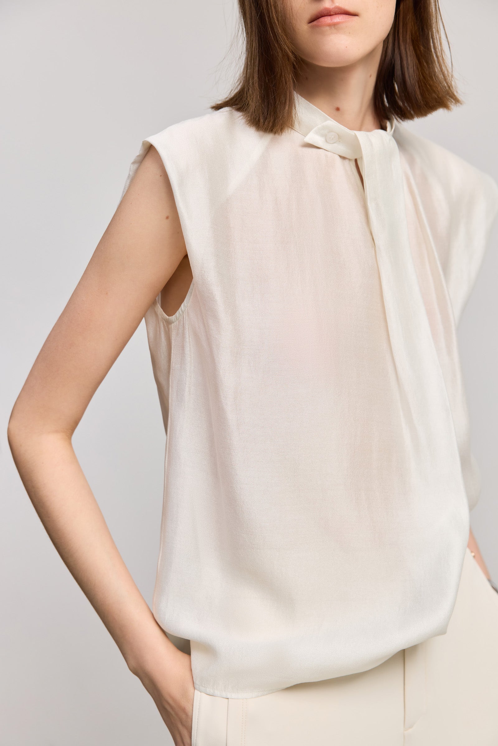 #color_Off White