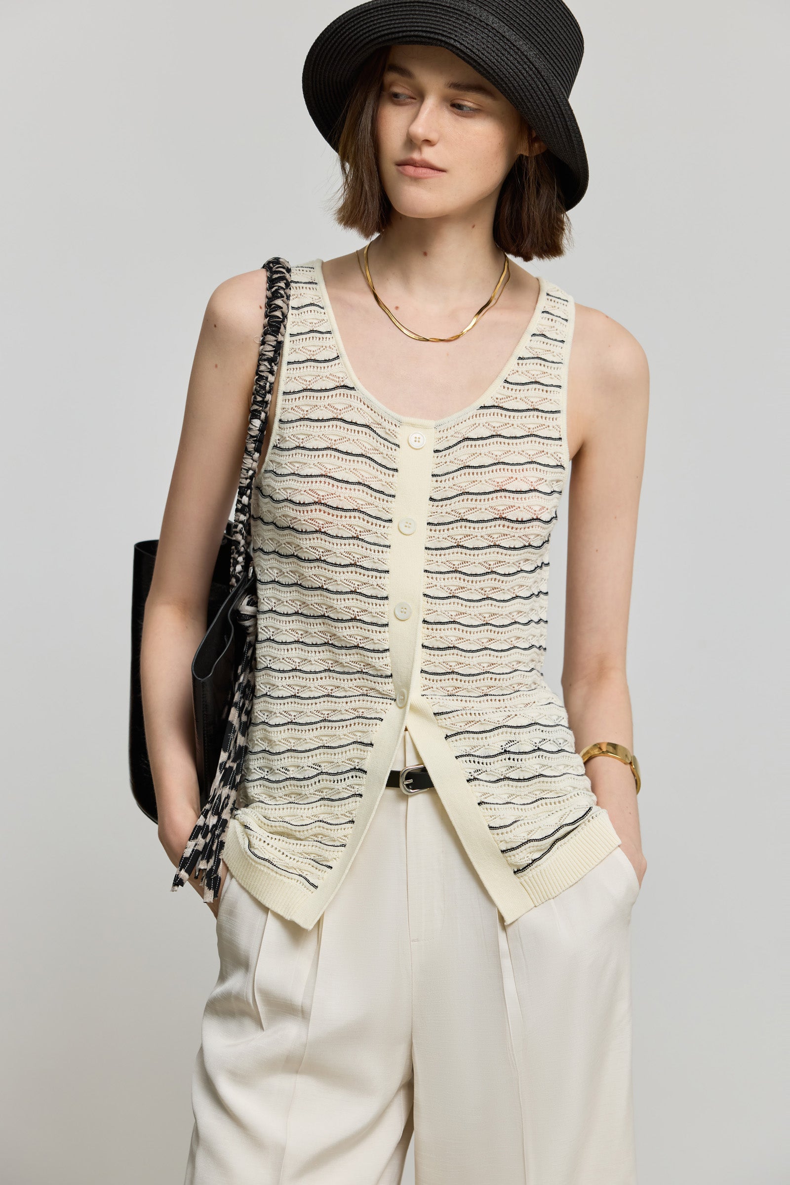 #color_Off White