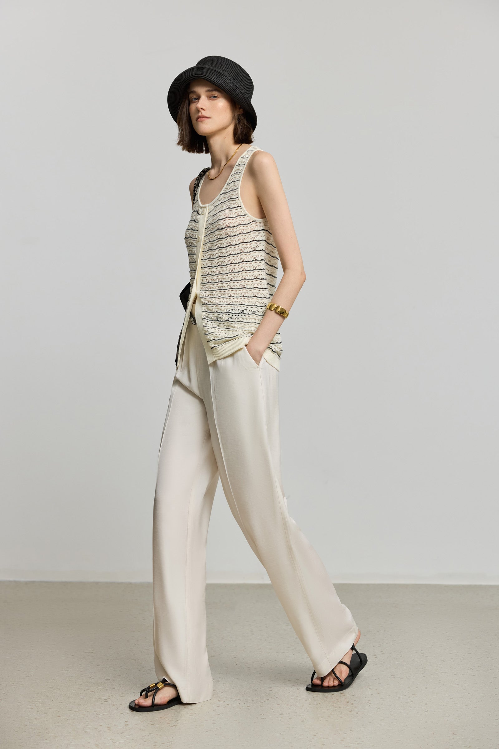 #color_Off White