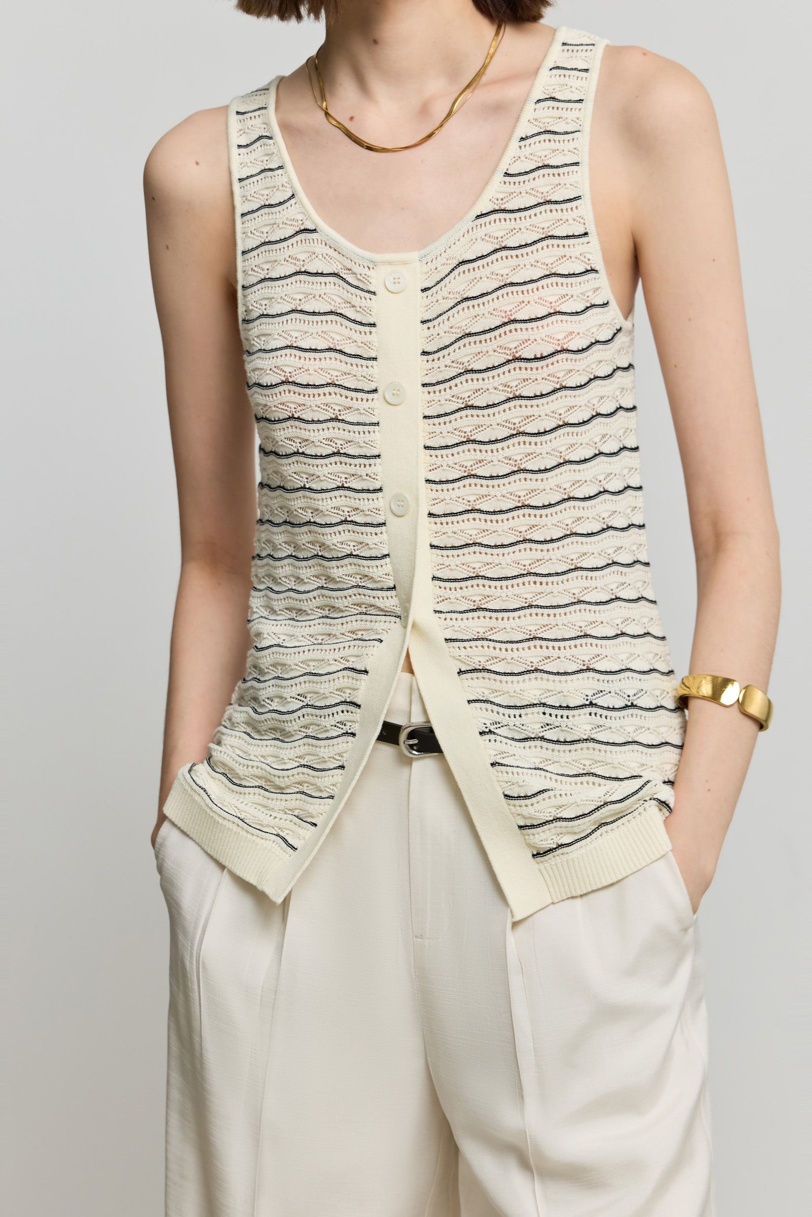 #color_Off White