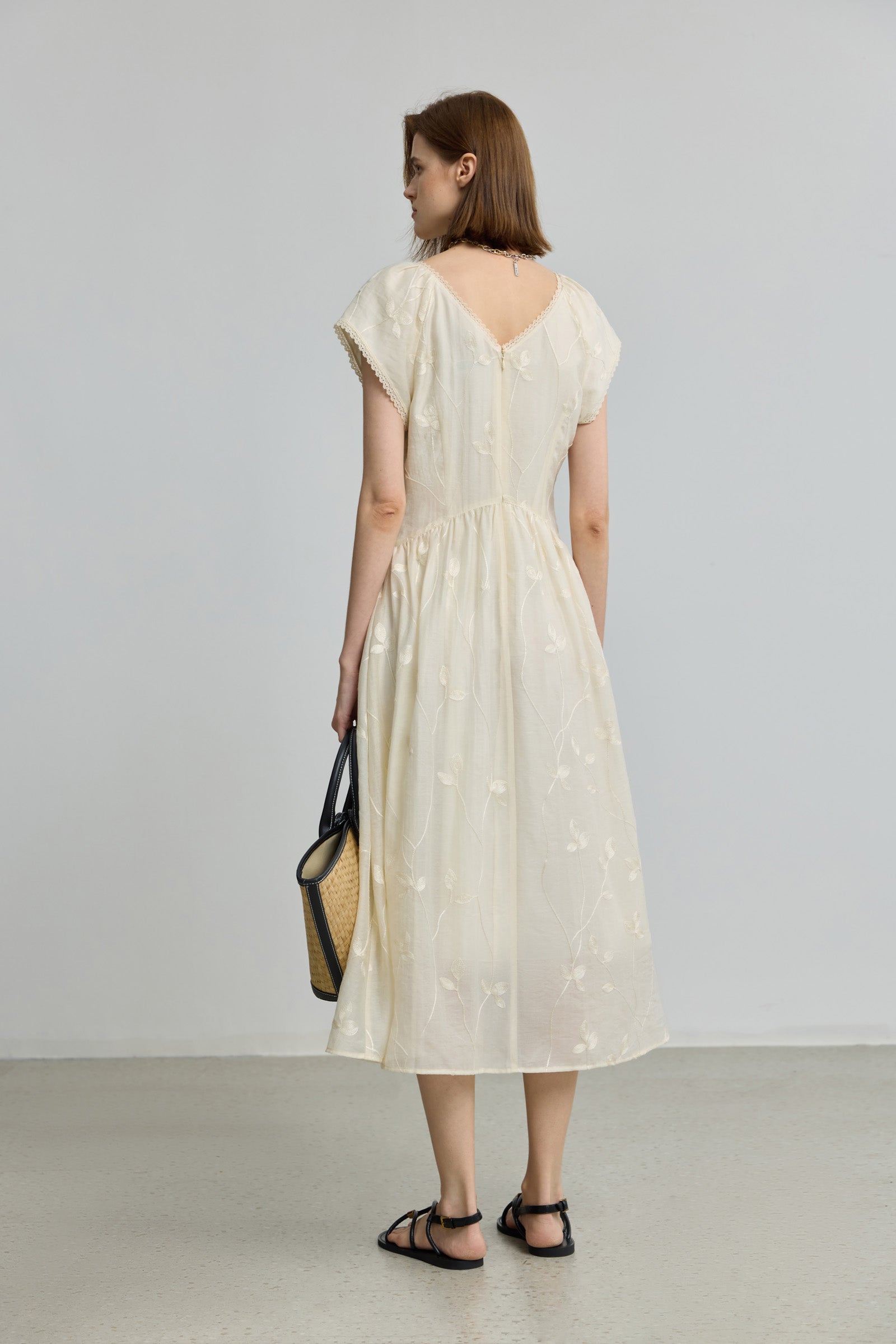 #color_Off White