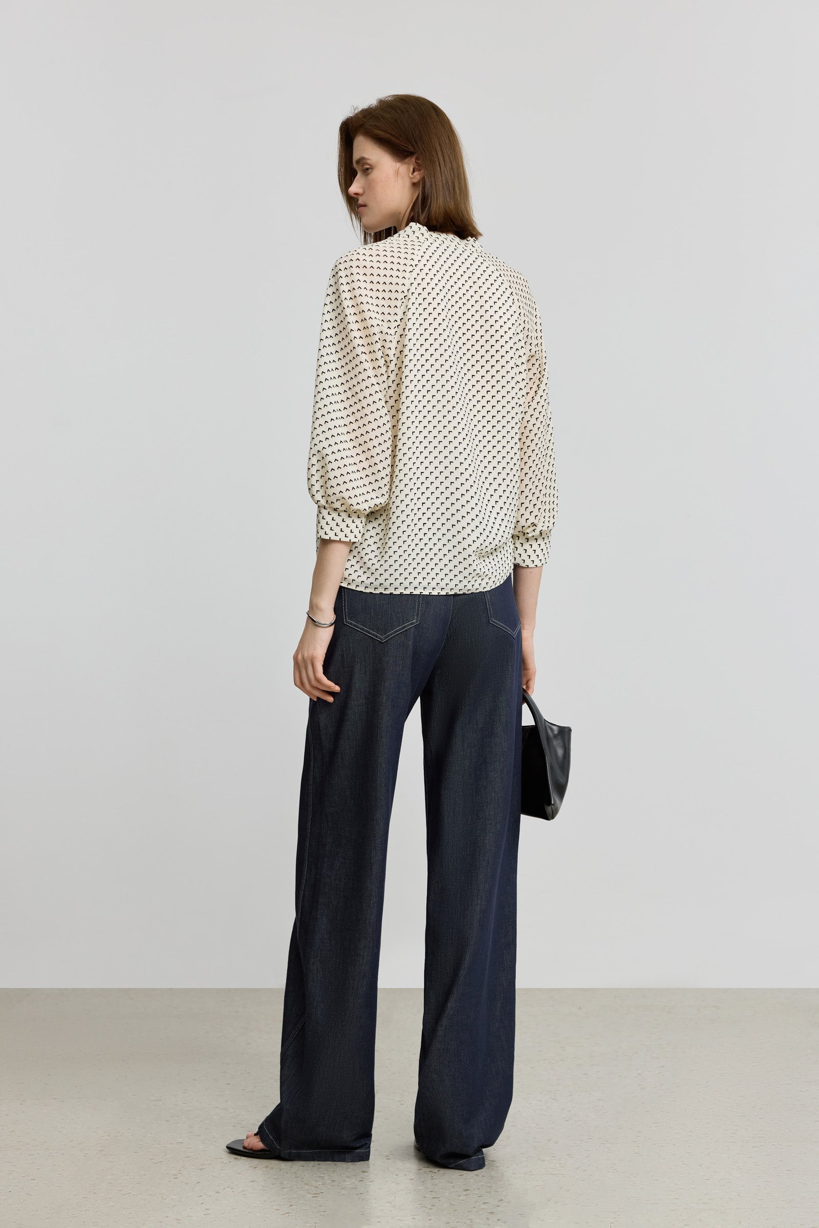 #color_Off White