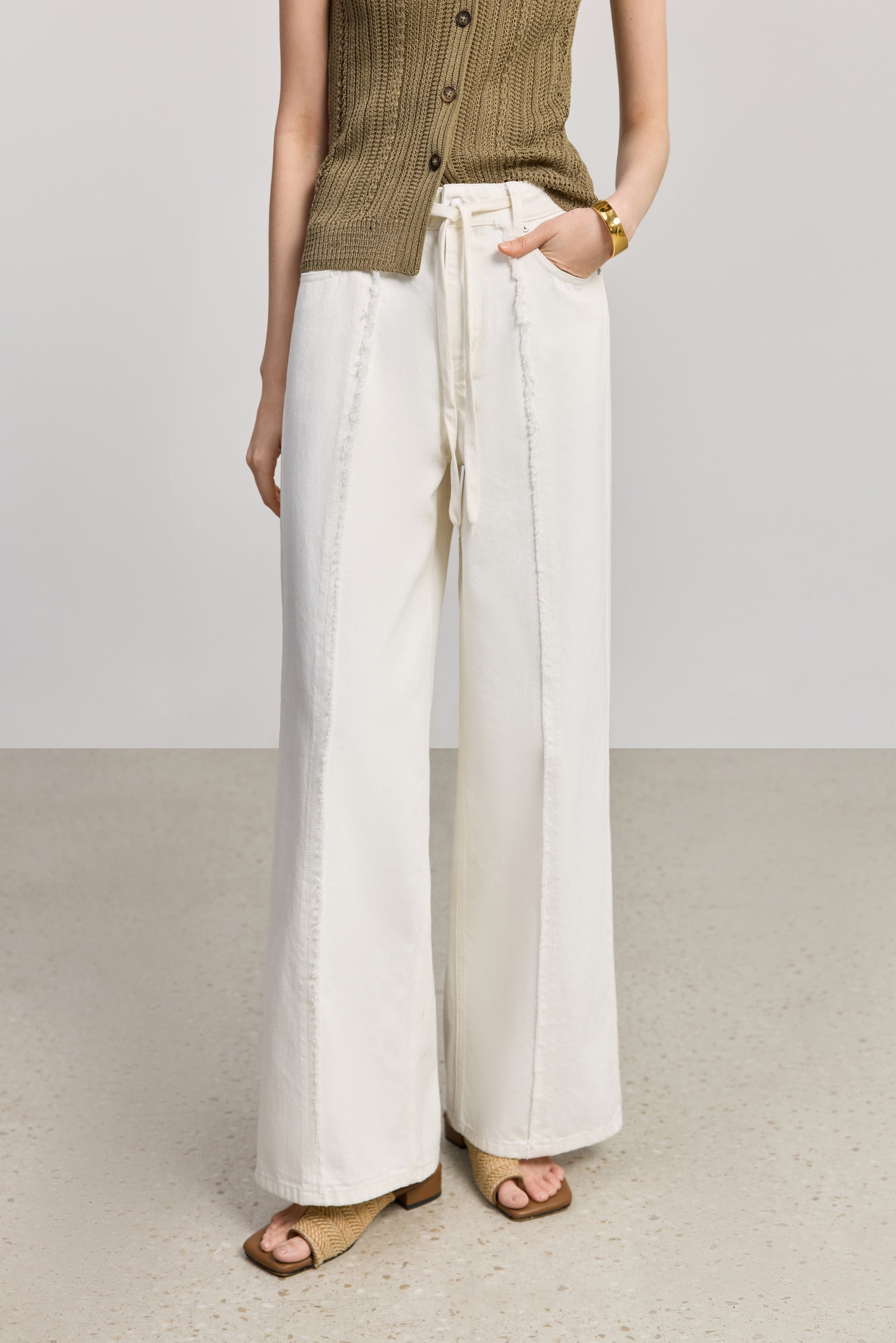 #color_Off White