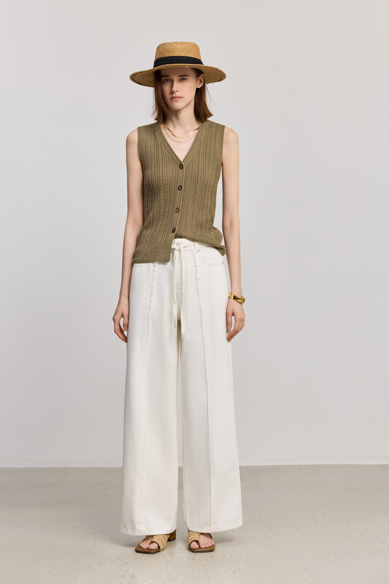 #color_Off White