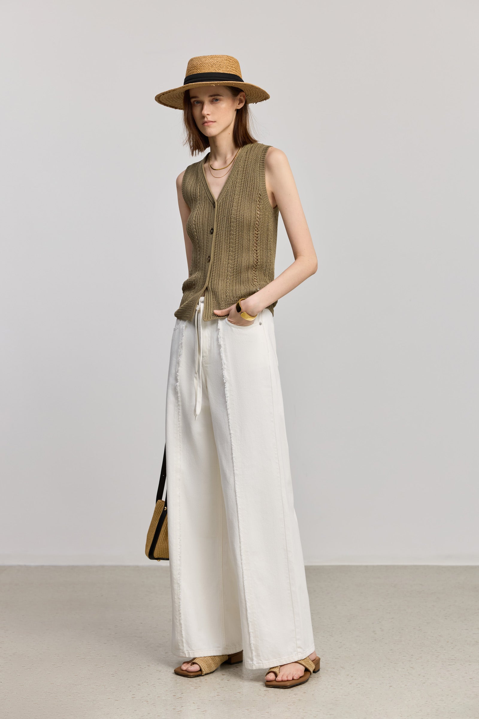 #color_Off White