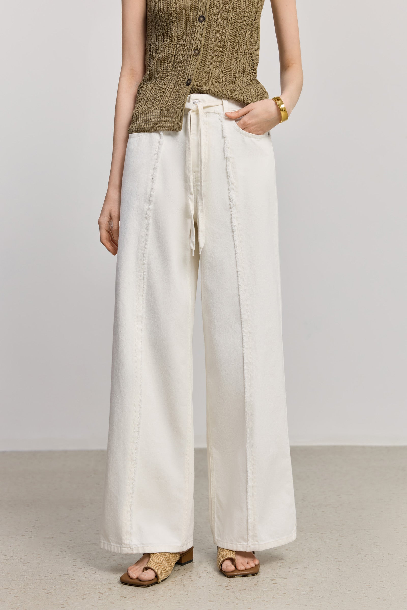 #color_Off White